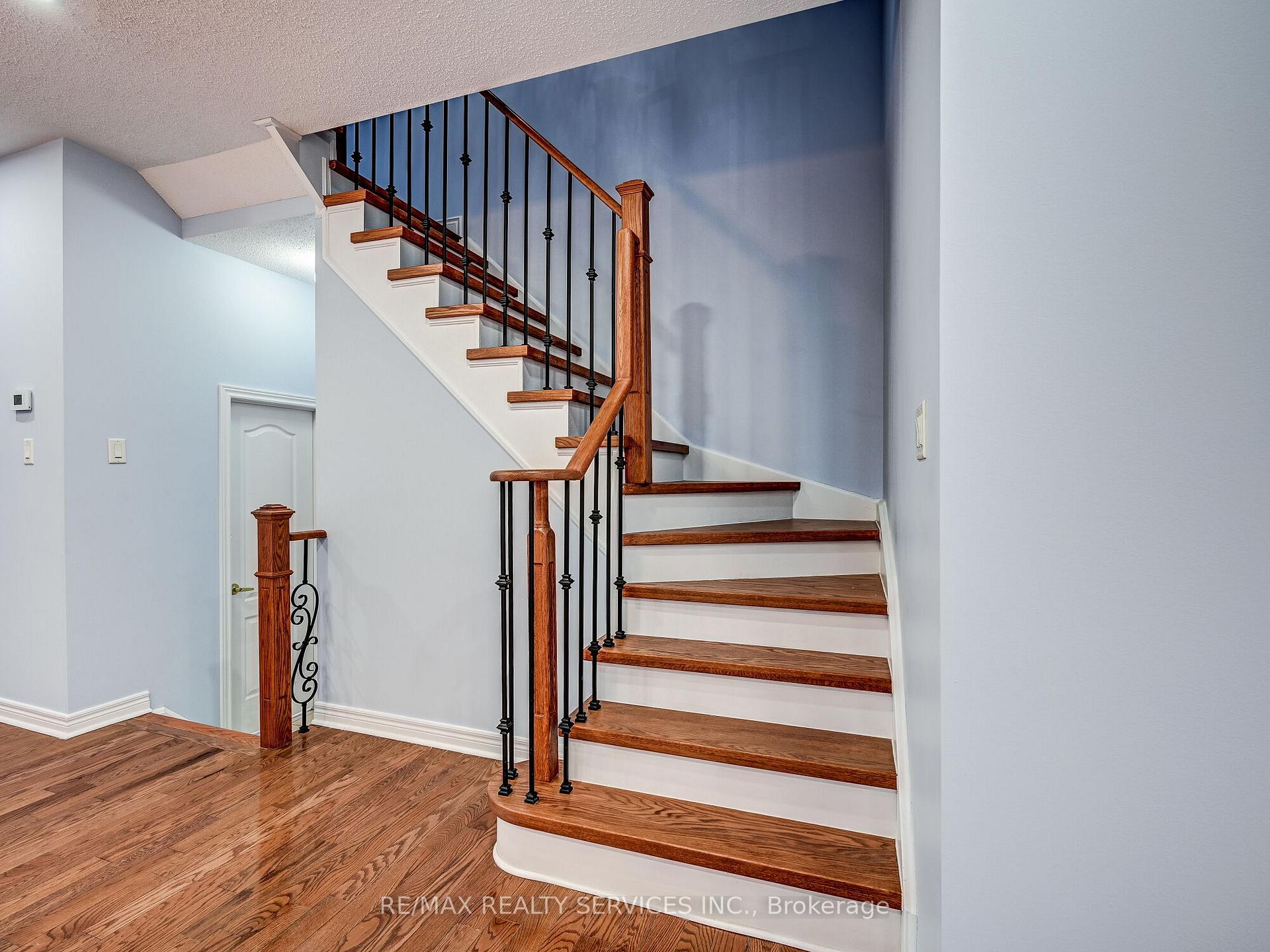 Photo 17 of 114 Rocky Point Crescent, Brampton, Madoc — HOMEH
