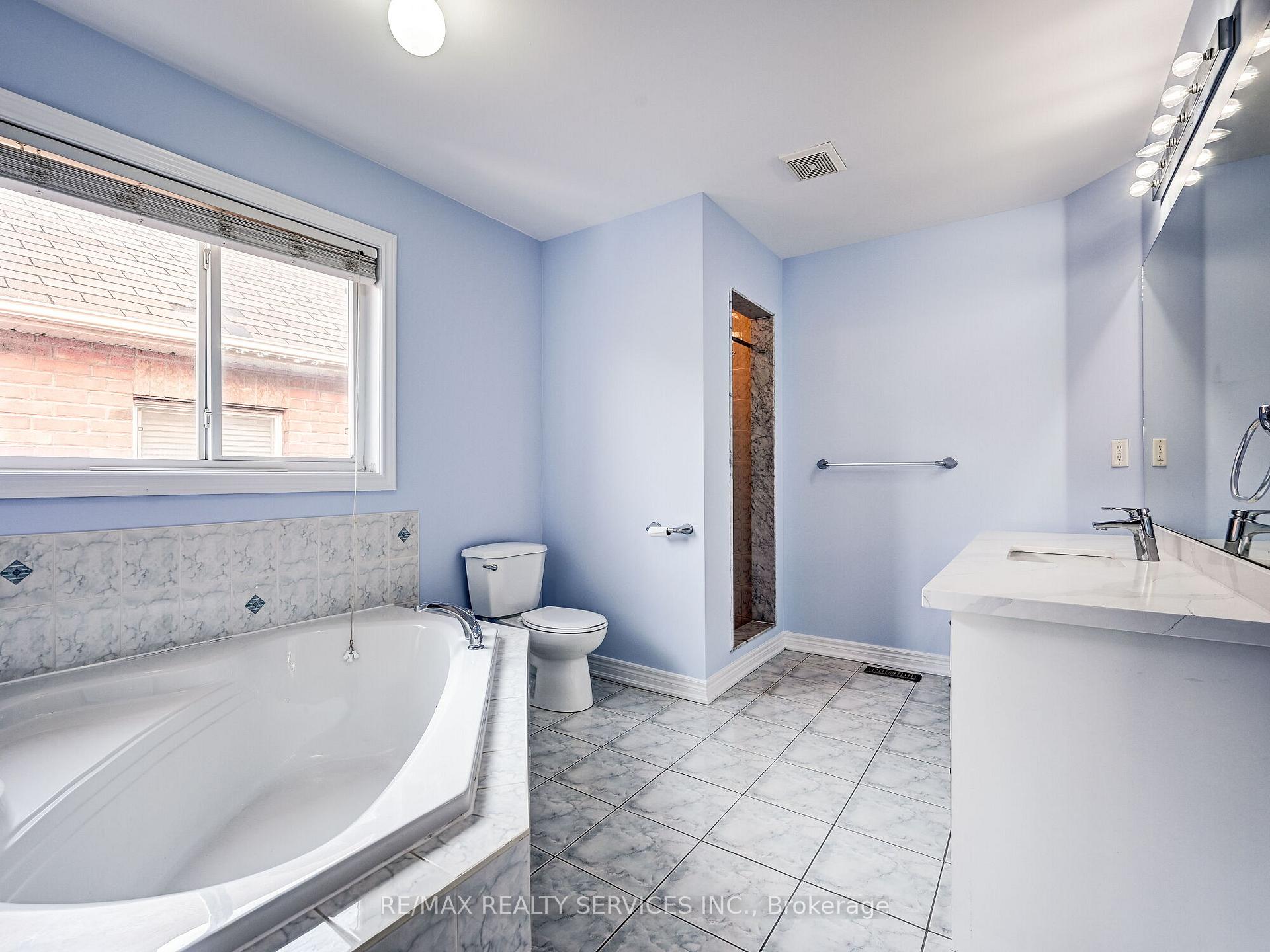 Photo 23 of 114 Rocky Point Crescent, Brampton, Madoc — HOMEH