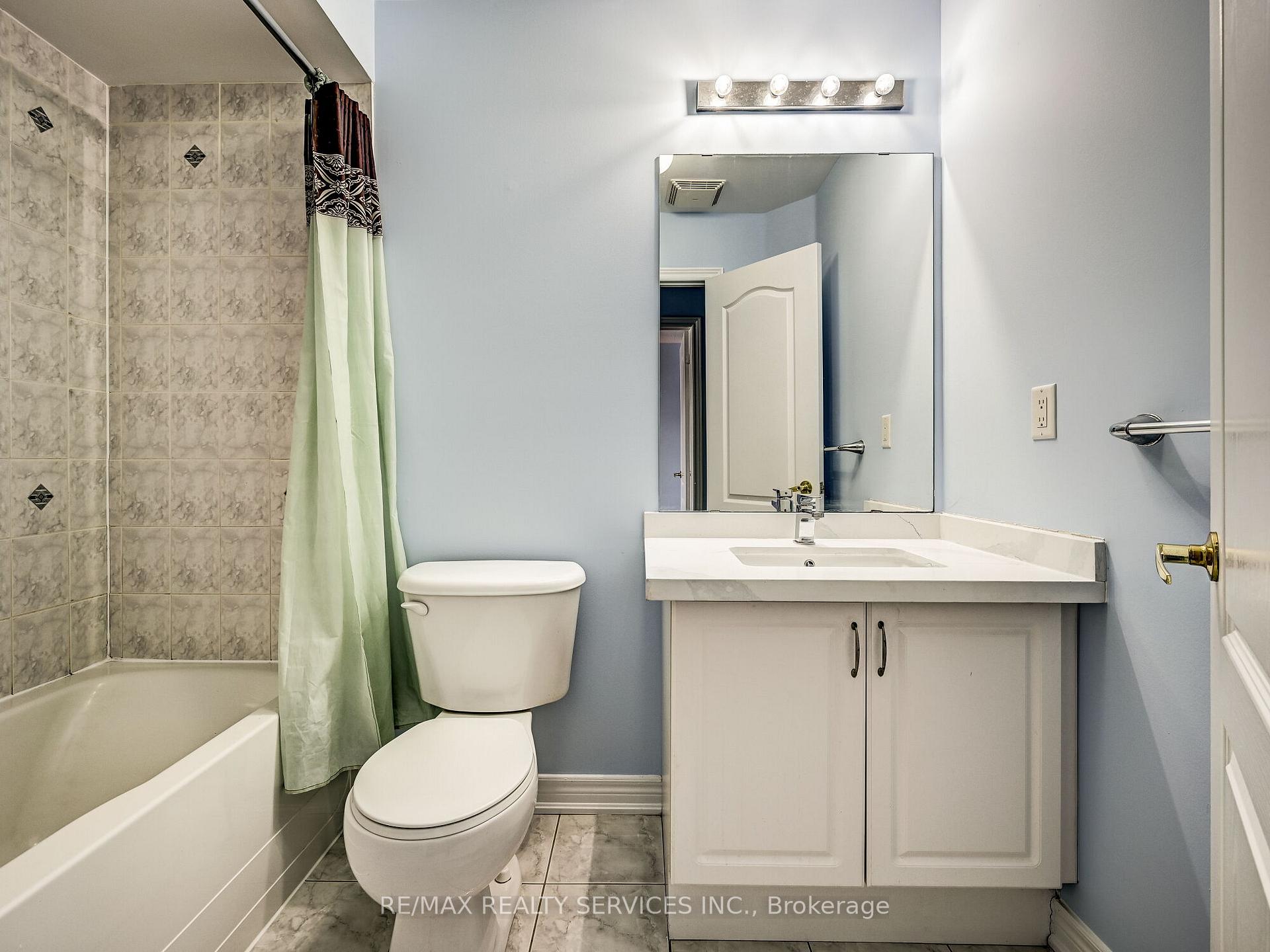 Photo 28 of 114 Rocky Point Crescent, Brampton, Madoc — HOMEH