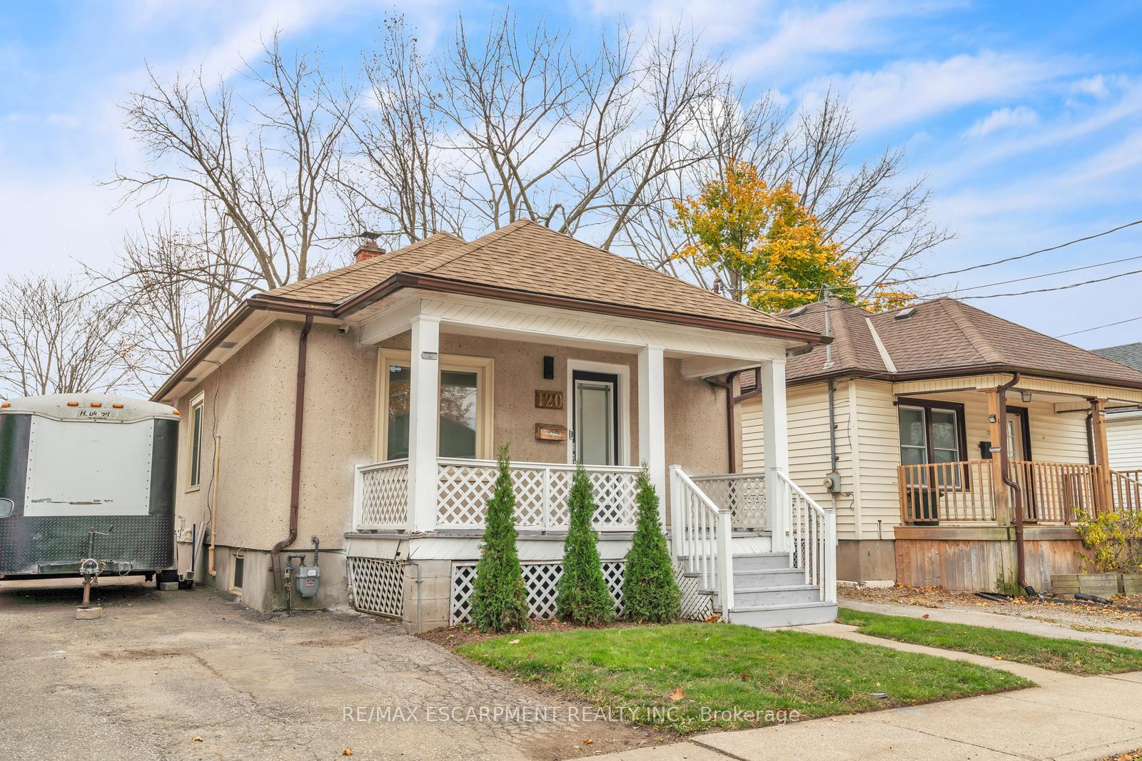 Photo 2 of 120 Vale Avenue, St. Catharines, Downtown — HOMEH