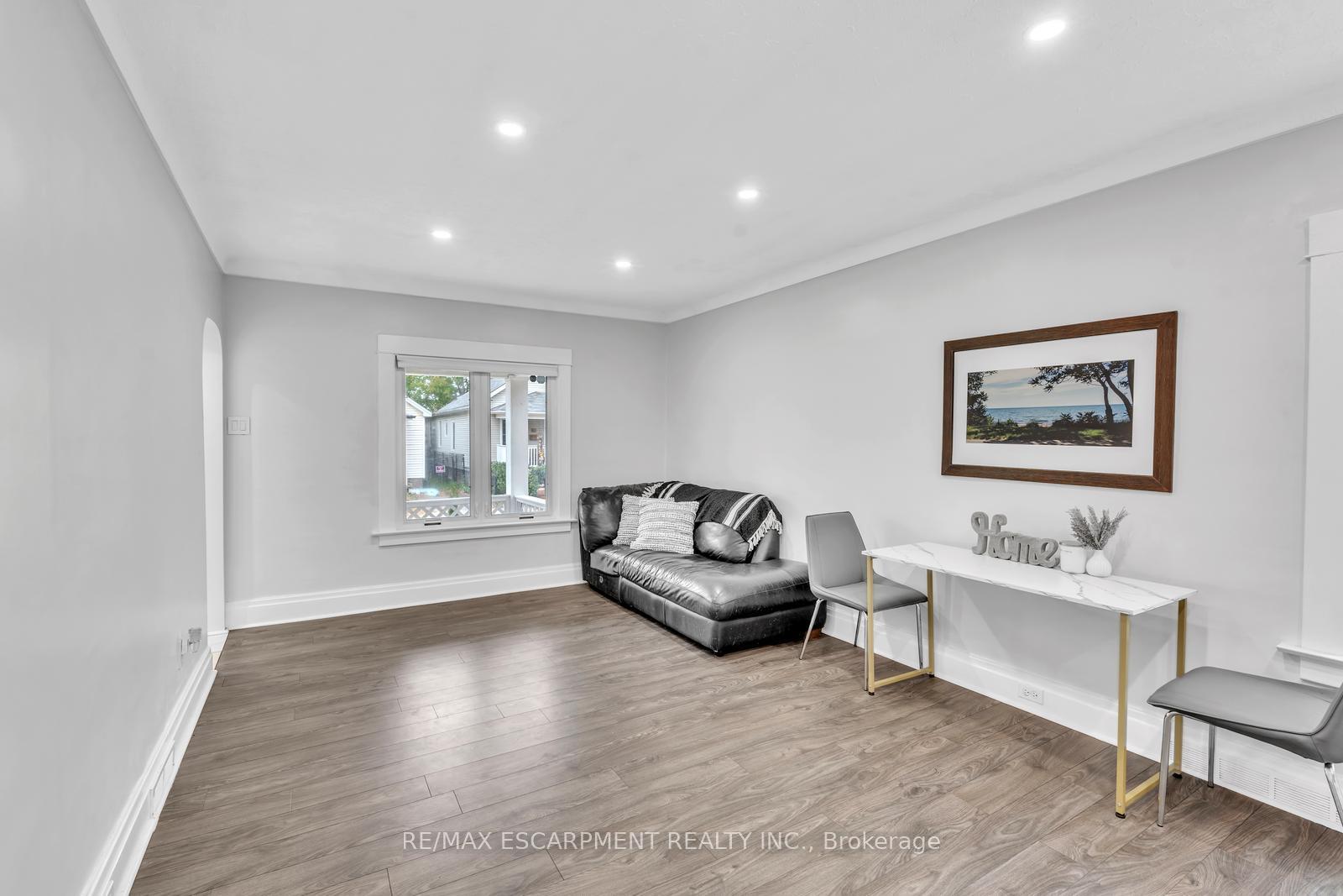 Photo 7 of 120 Vale Avenue, St. Catharines, Downtown — HOMEH