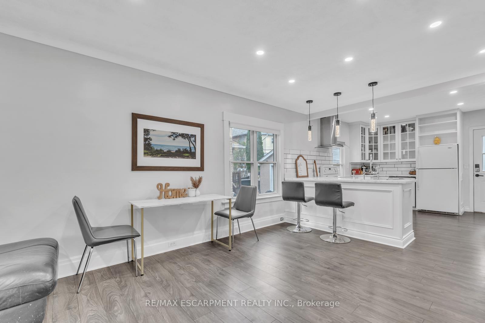 Photo 8 of 120 Vale Avenue, St. Catharines, Downtown — HOMEH