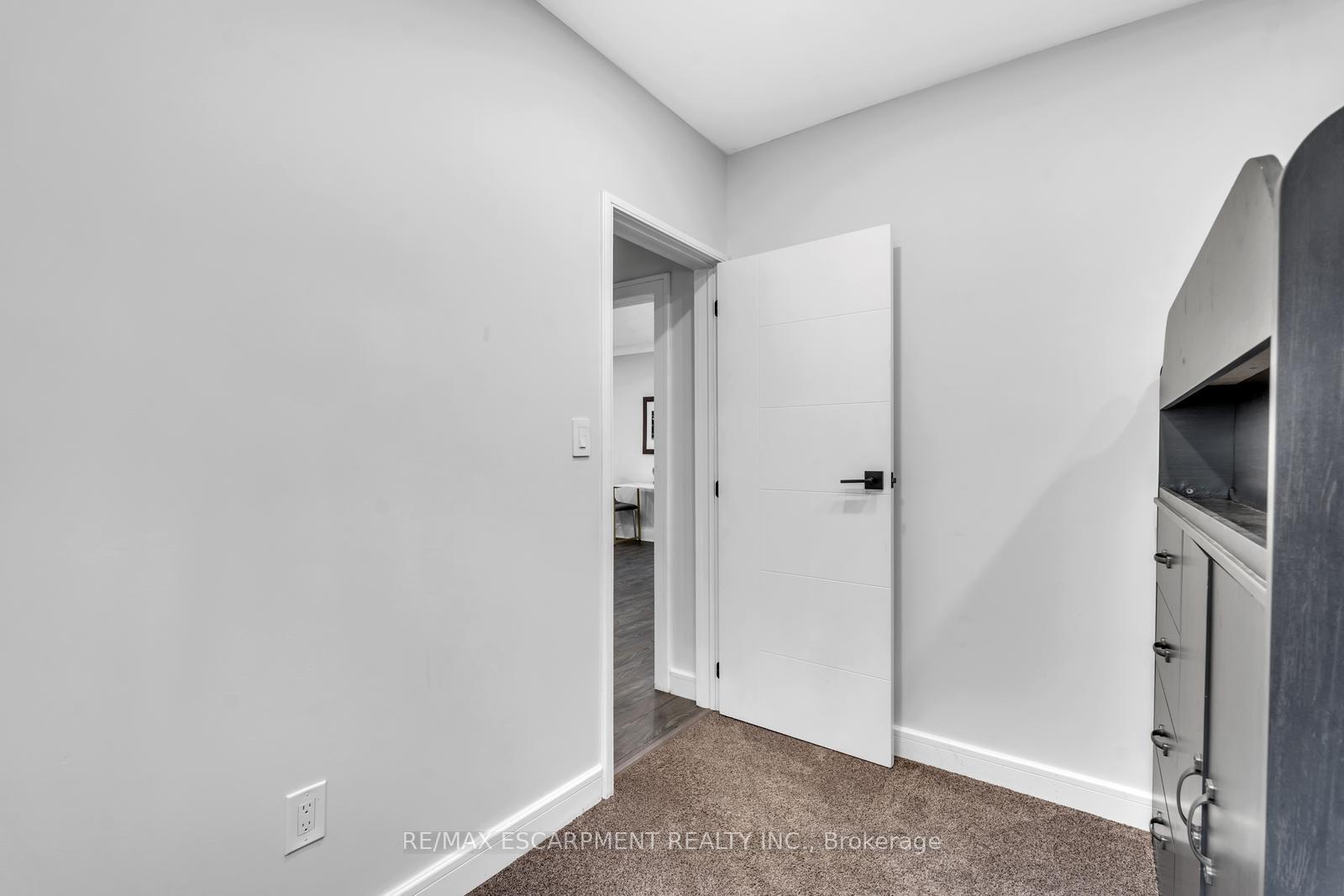 Photo 17 of 120 Vale Avenue, St. Catharines, Downtown — HOMEH