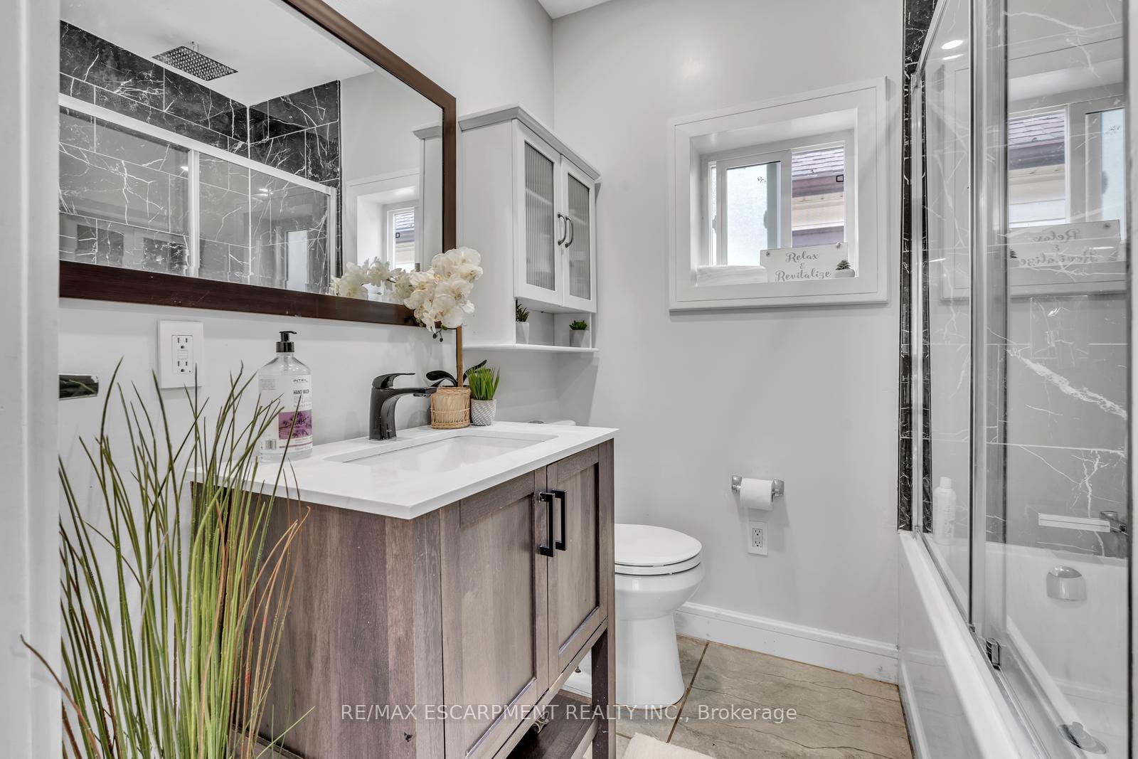 Photo 21 of 120 Vale Avenue, St. Catharines, Downtown — HOMEH