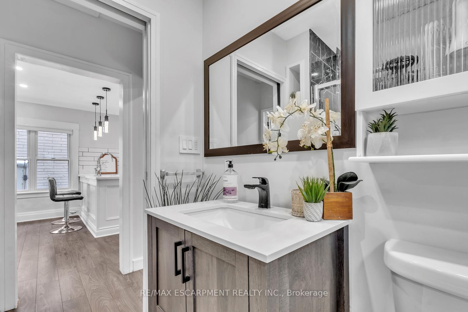 Photo 23 of 120 Vale Avenue, St. Catharines, Downtown — HOMEH