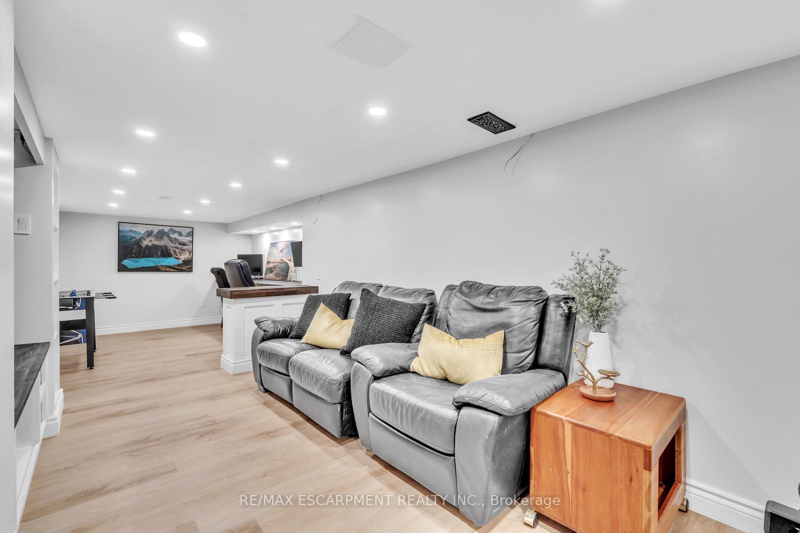 Photo 26 of 120 Vale Avenue, St. Catharines, Downtown — HOMEH