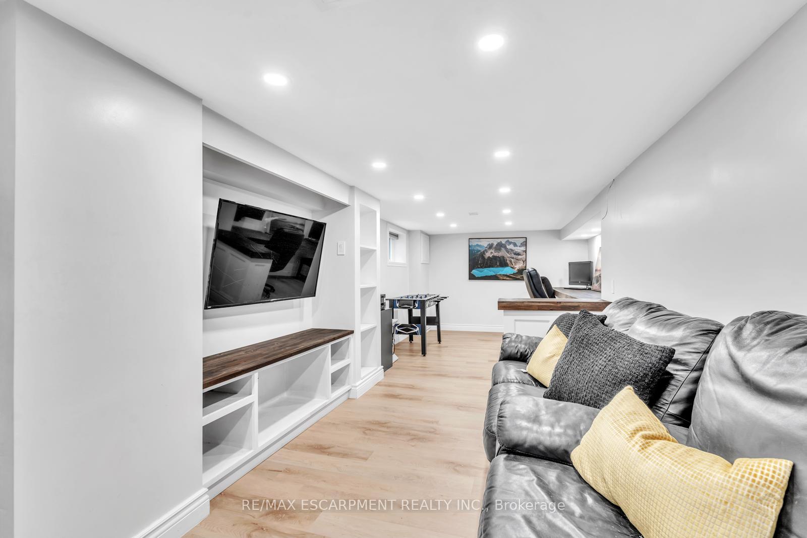 Photo 27 of 120 Vale Avenue, St. Catharines, Downtown — HOMEH