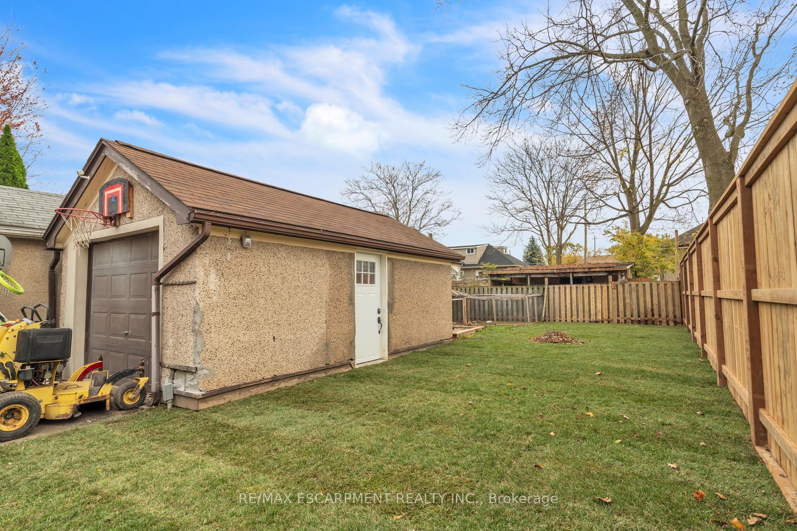 Photo 33 of 120 Vale Avenue, St. Catharines, Downtown — HOMEH