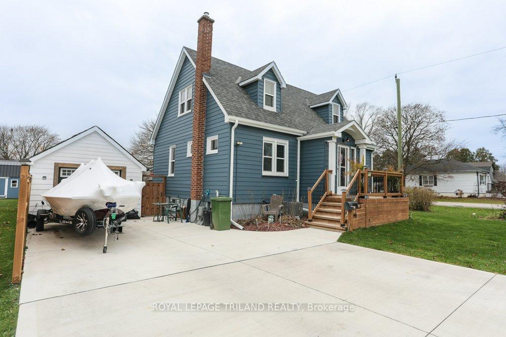 Photo 2 of 152 Hughes Street, St. Thomas — HOMEH