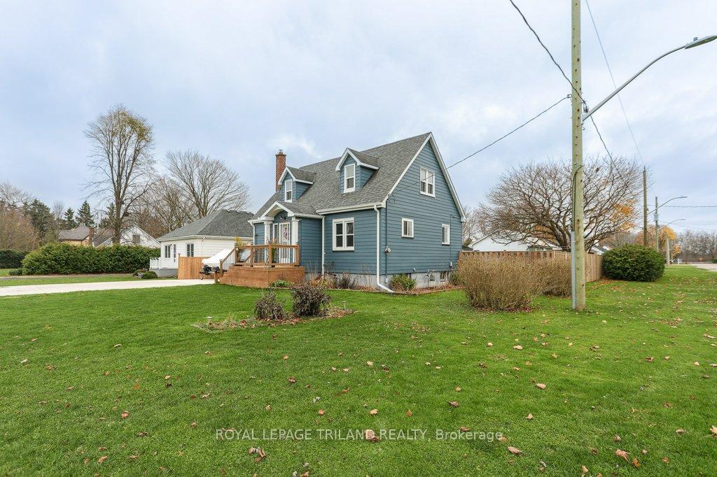 Photo 3 of 152 Hughes Street, St. Thomas — HOMEH
