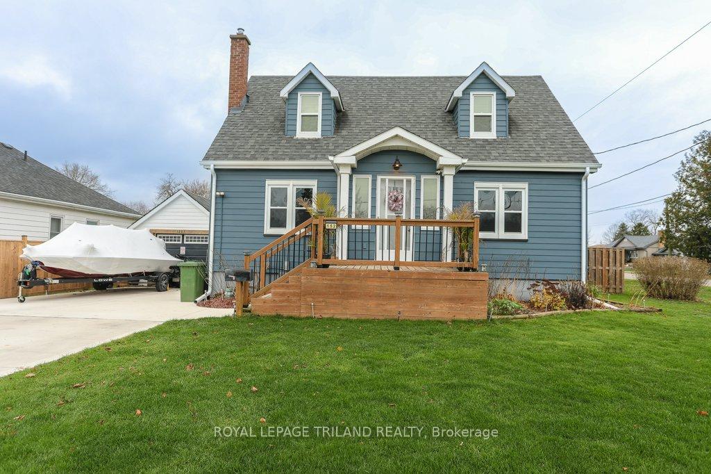 Photo 4 of 152 Hughes Street, St. Thomas — HOMEH