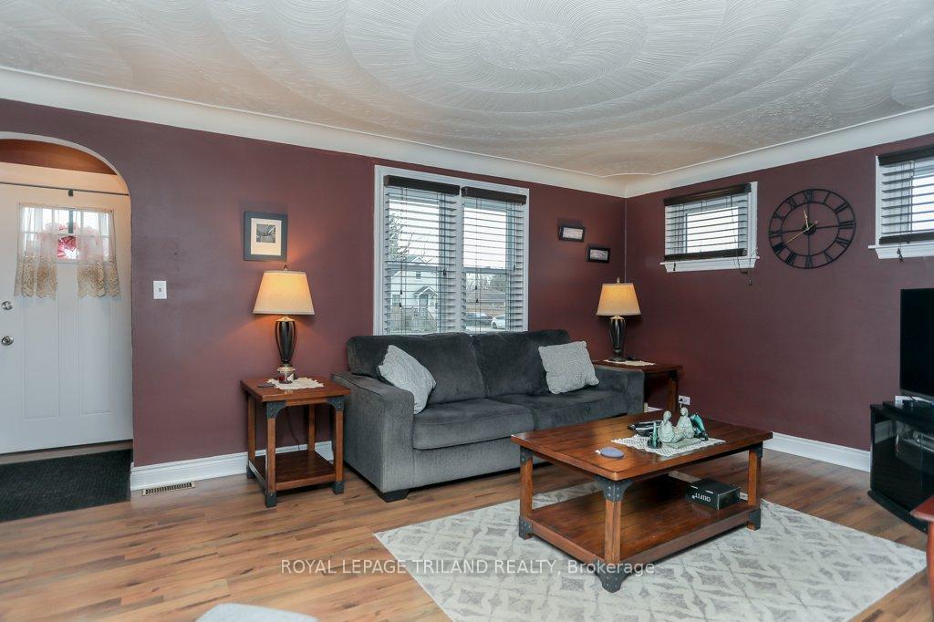 Photo 5 of 152 Hughes Street, St. Thomas — HOMEH
