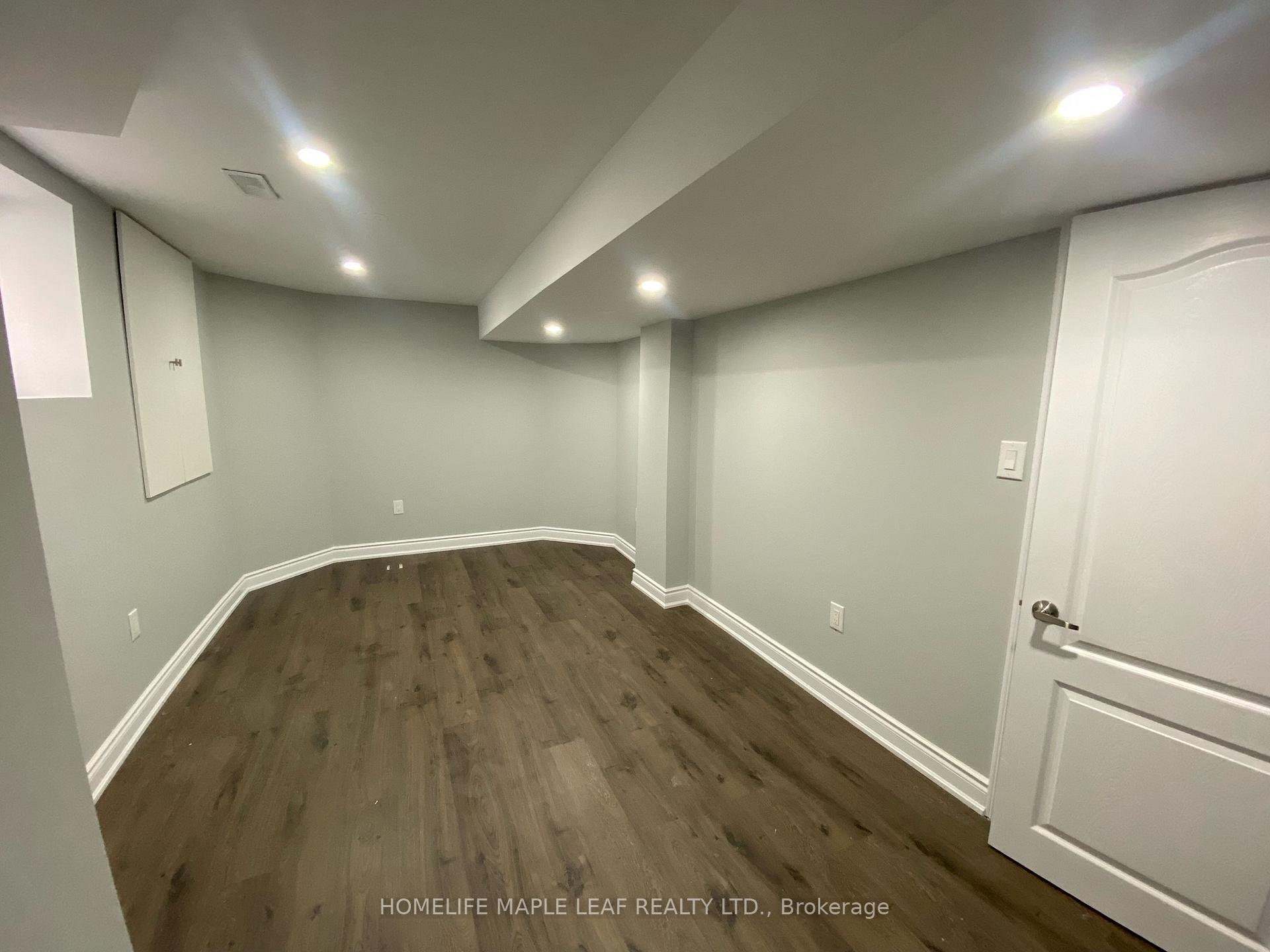 Photo 12 of 129 Rainforest Drive S, Brampton, Sandringham-Wellington — HOMEH