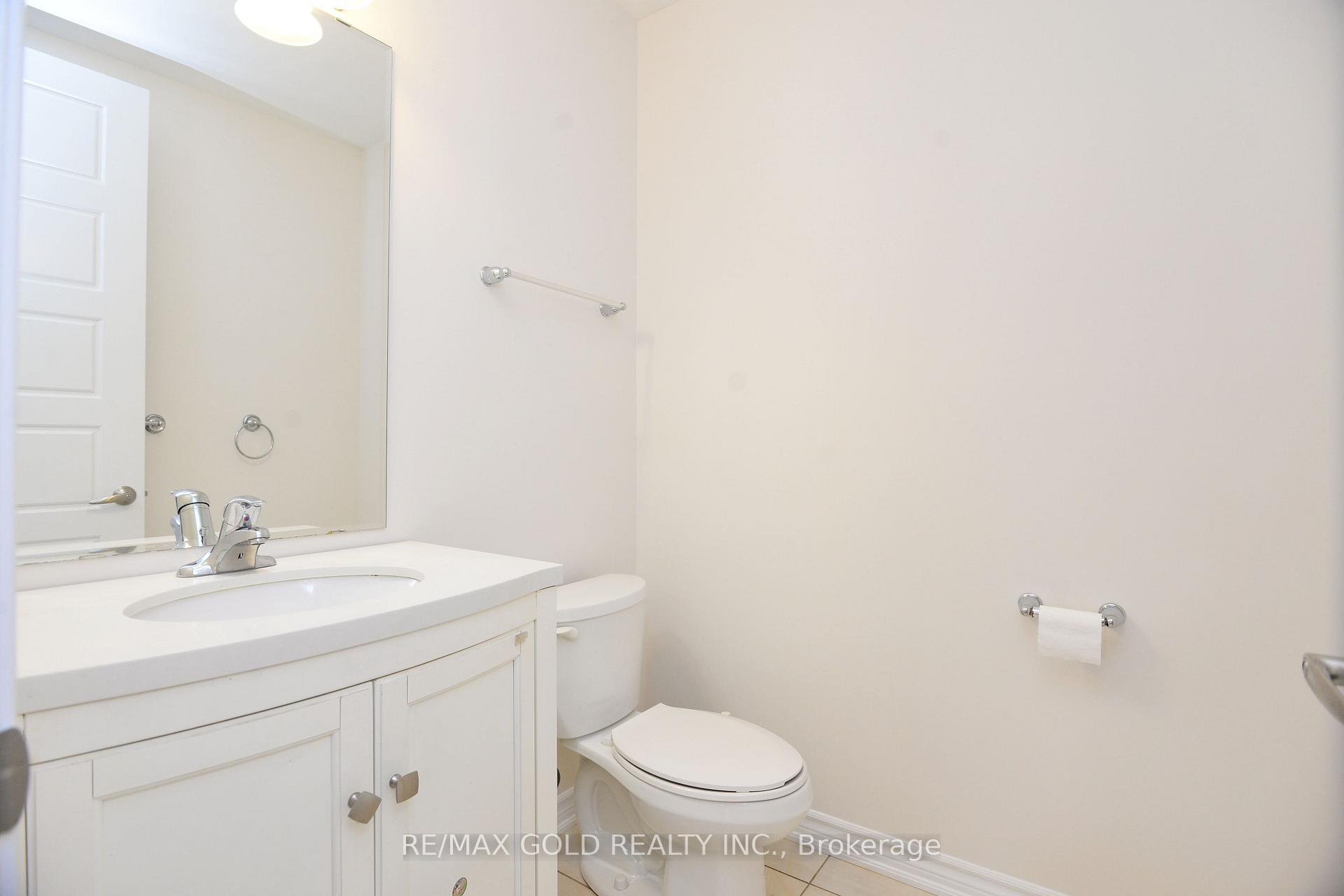Photo 4 of 25 Aldersgate Drive, Brampton, Northwest Brampton — HOMEH