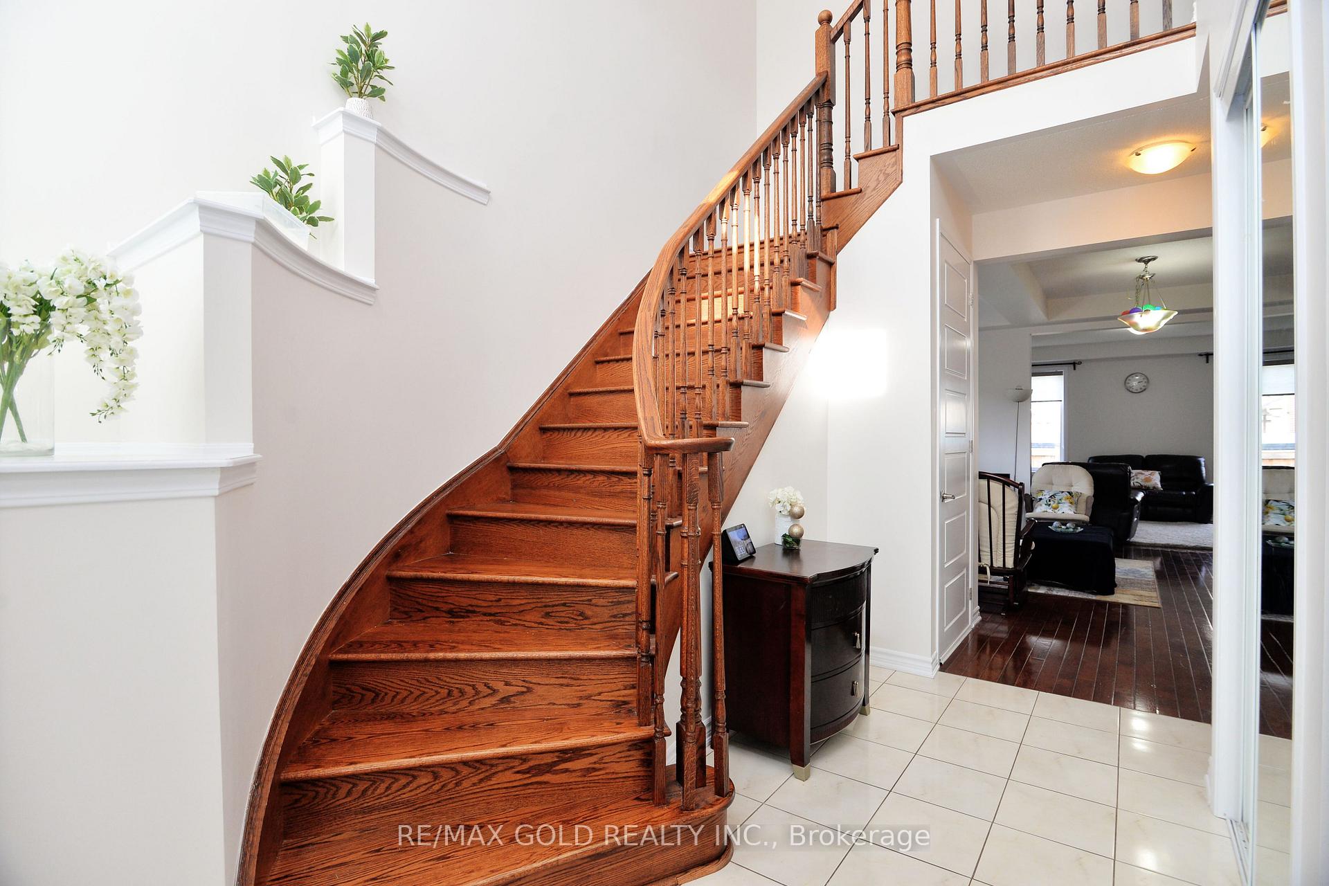 Photo 6 of 25 Aldersgate Drive, Brampton, Northwest Brampton — HOMEH