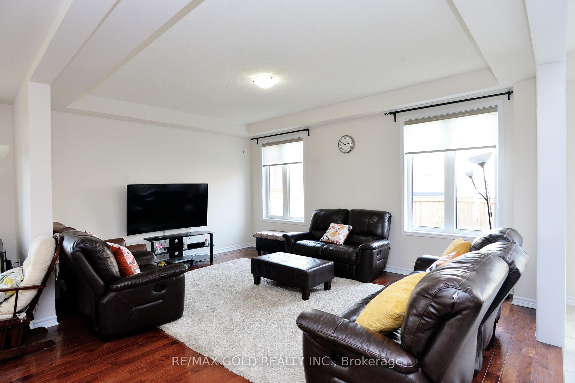 Photo 12 of 25 Aldersgate Drive, Brampton, Northwest Brampton — HOMEH