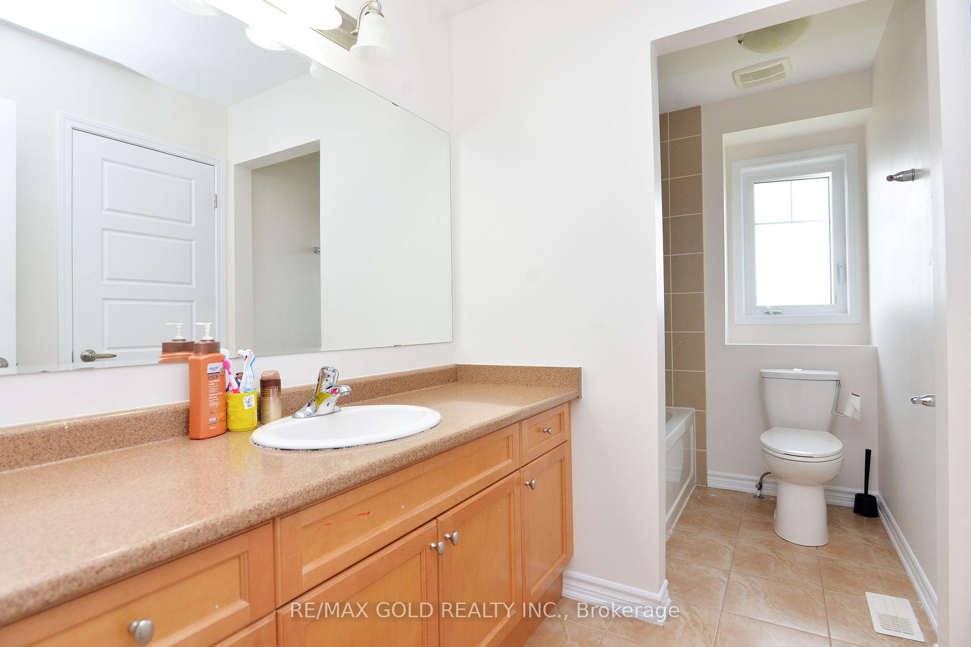 Photo 15 of 25 Aldersgate Drive, Brampton, Northwest Brampton — HOMEH