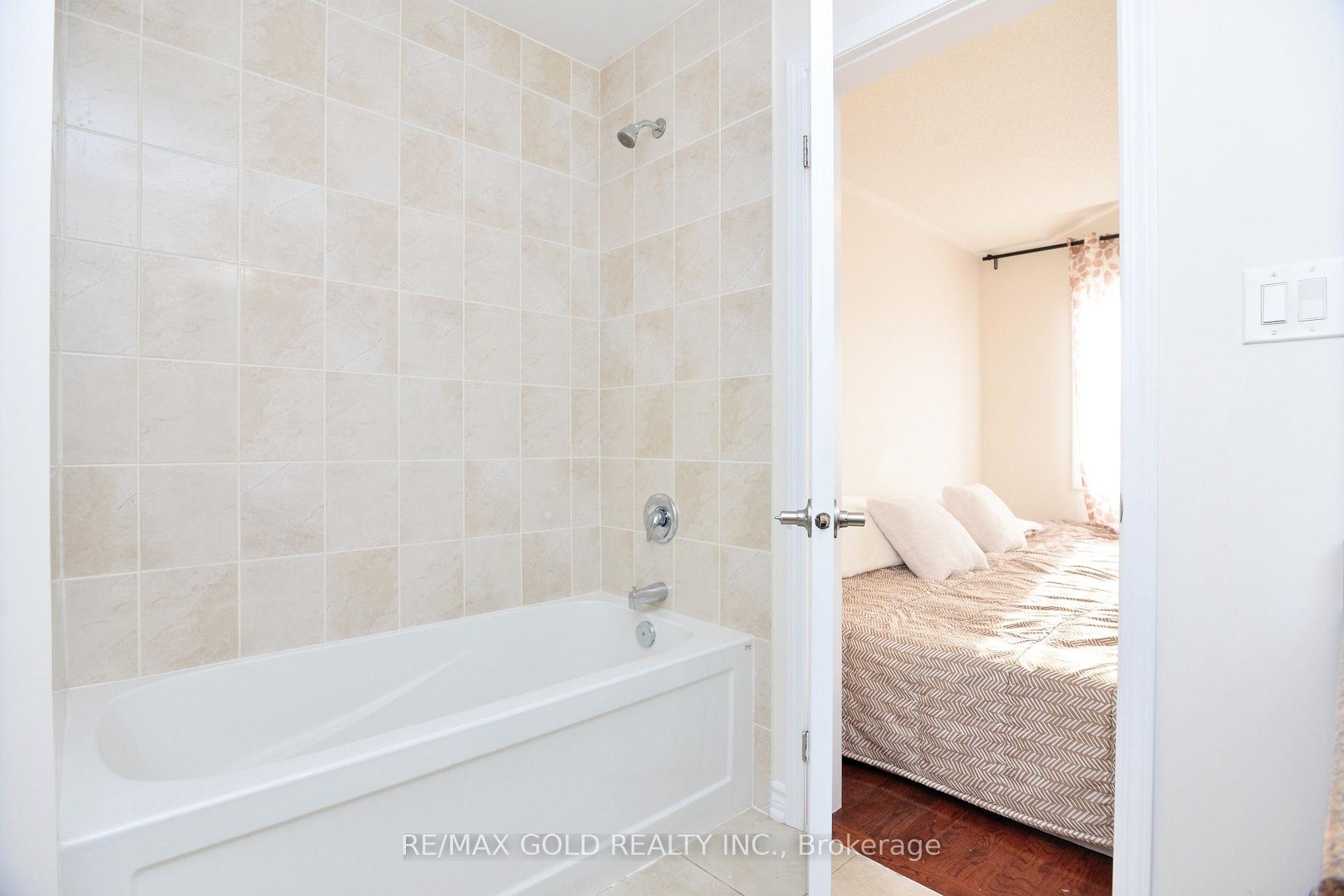 Photo 19 of 25 Aldersgate Drive, Brampton, Northwest Brampton — HOMEH