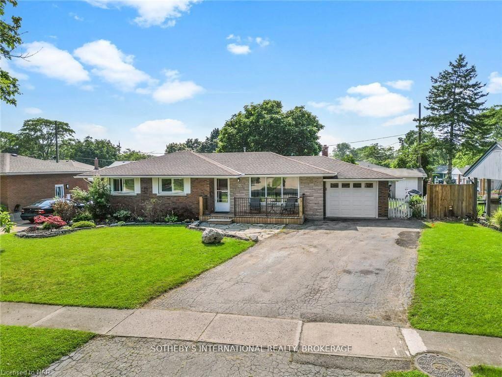 Front of 17 Clearview Heights