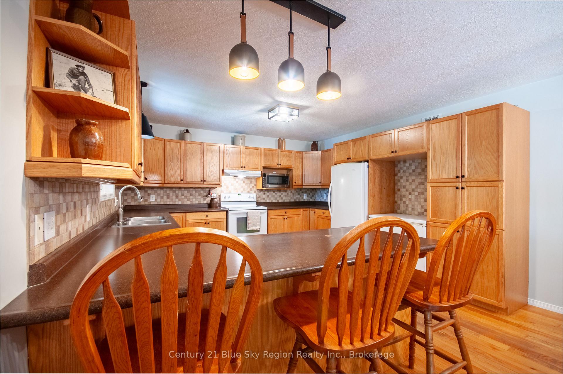 Photo 10 of 501 Golf Course Road, Chisholm — HOMEH
