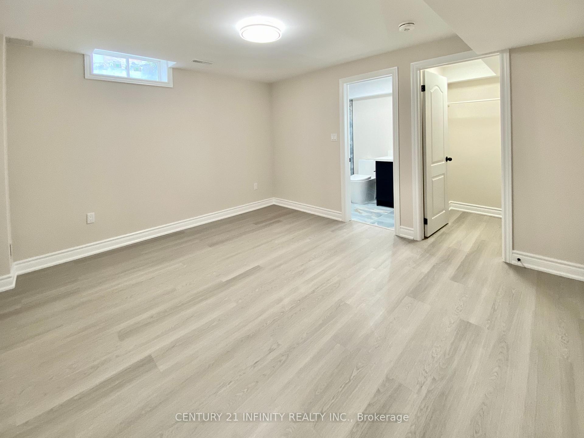 Photo 2 of 33 Grendon Crescent, Brampton, Credit Valley — HOMEH