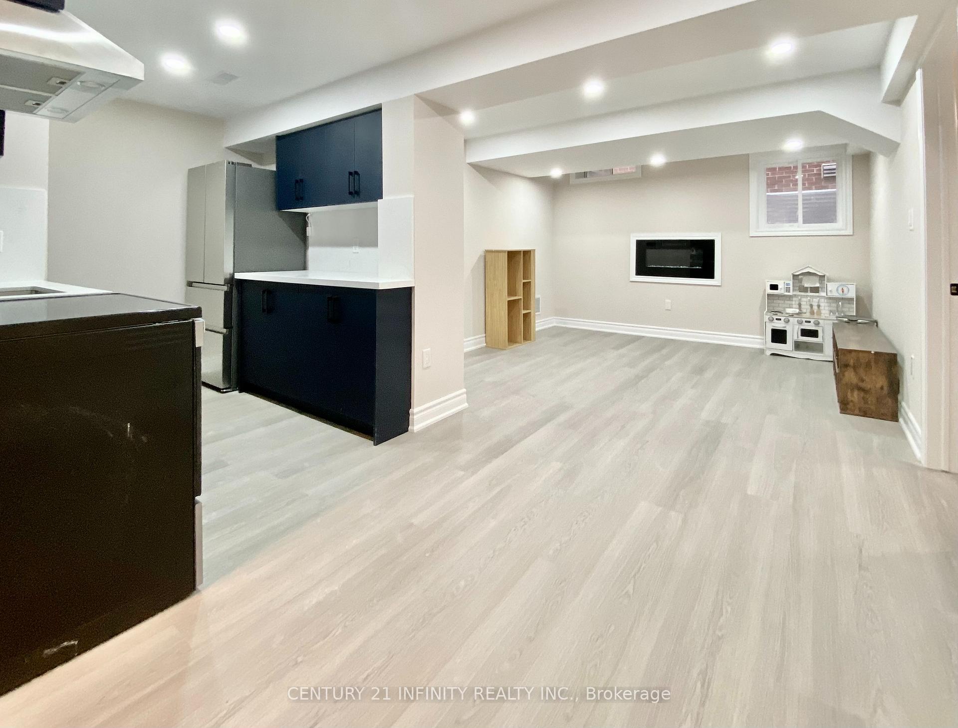 Photo 8 of 33 Grendon Crescent, Brampton, Credit Valley — HOMEH