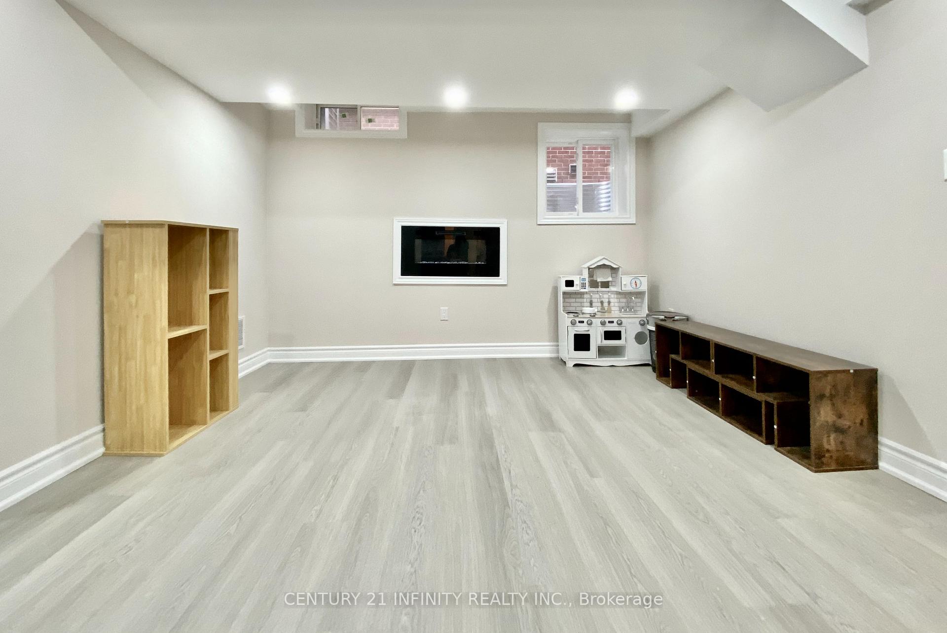 Photo 9 of 33 Grendon Crescent, Brampton, Credit Valley — HOMEH