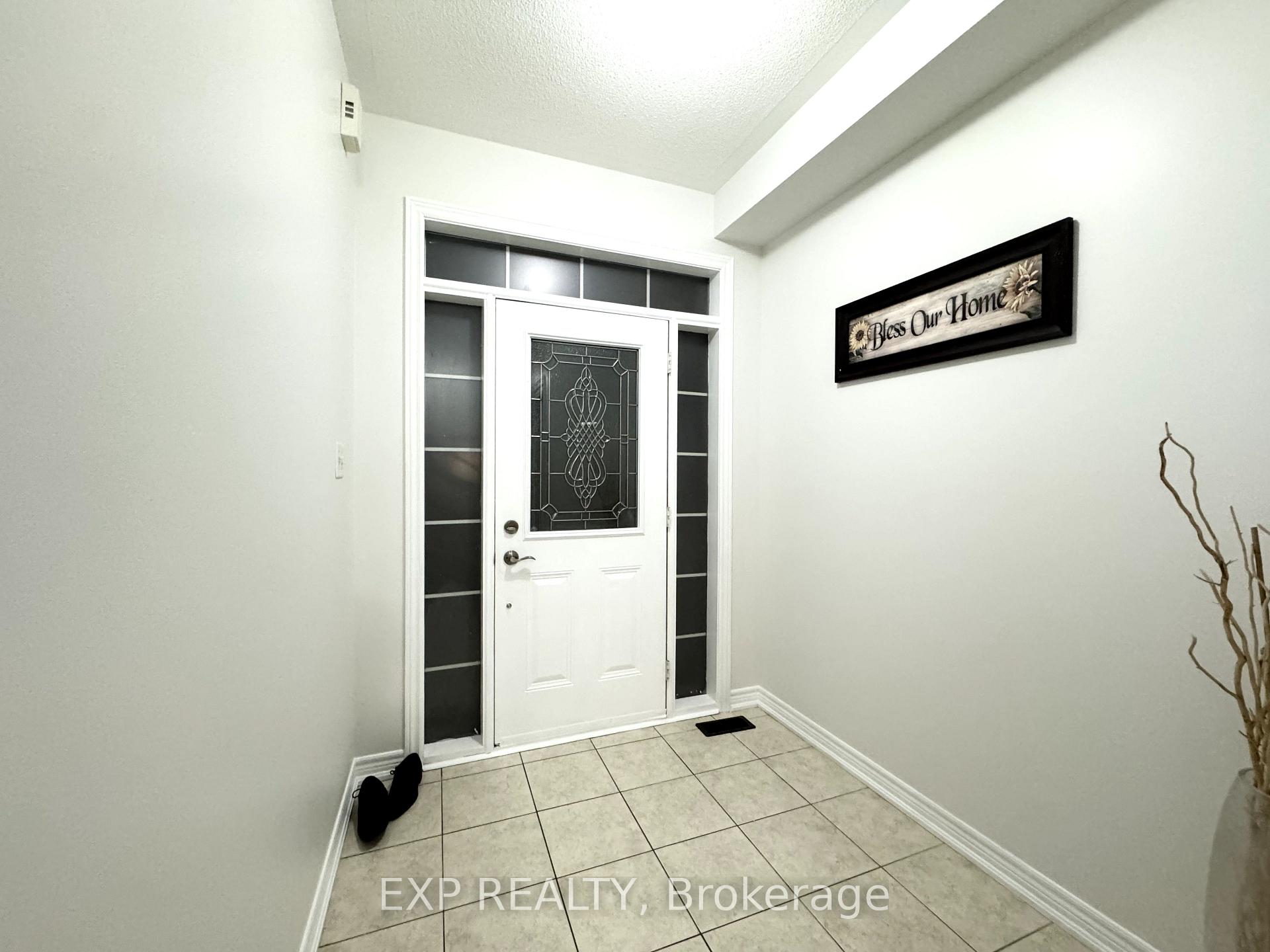 Photo 2 of 84 Crumlin Crescent, Brampton, Credit Valley — HOMEH