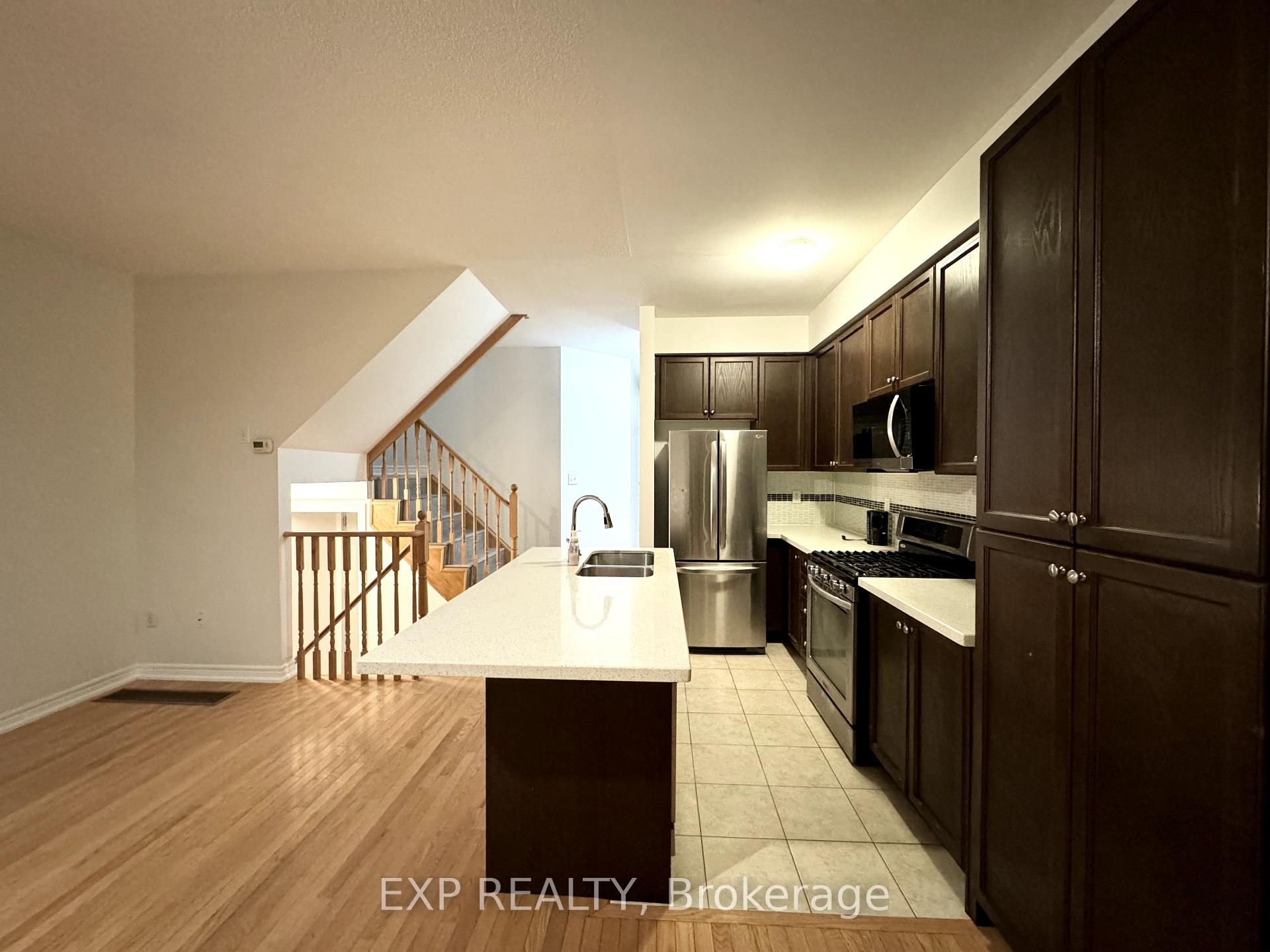 Photo 6 of 84 Crumlin Crescent, Brampton, Credit Valley — HOMEH