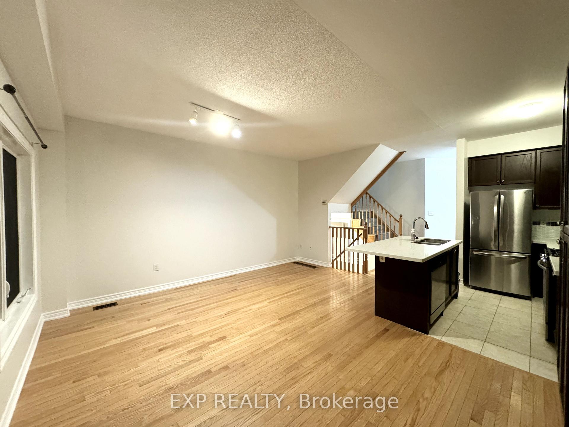 Photo 7 of 84 Crumlin Crescent, Brampton, Credit Valley — HOMEH