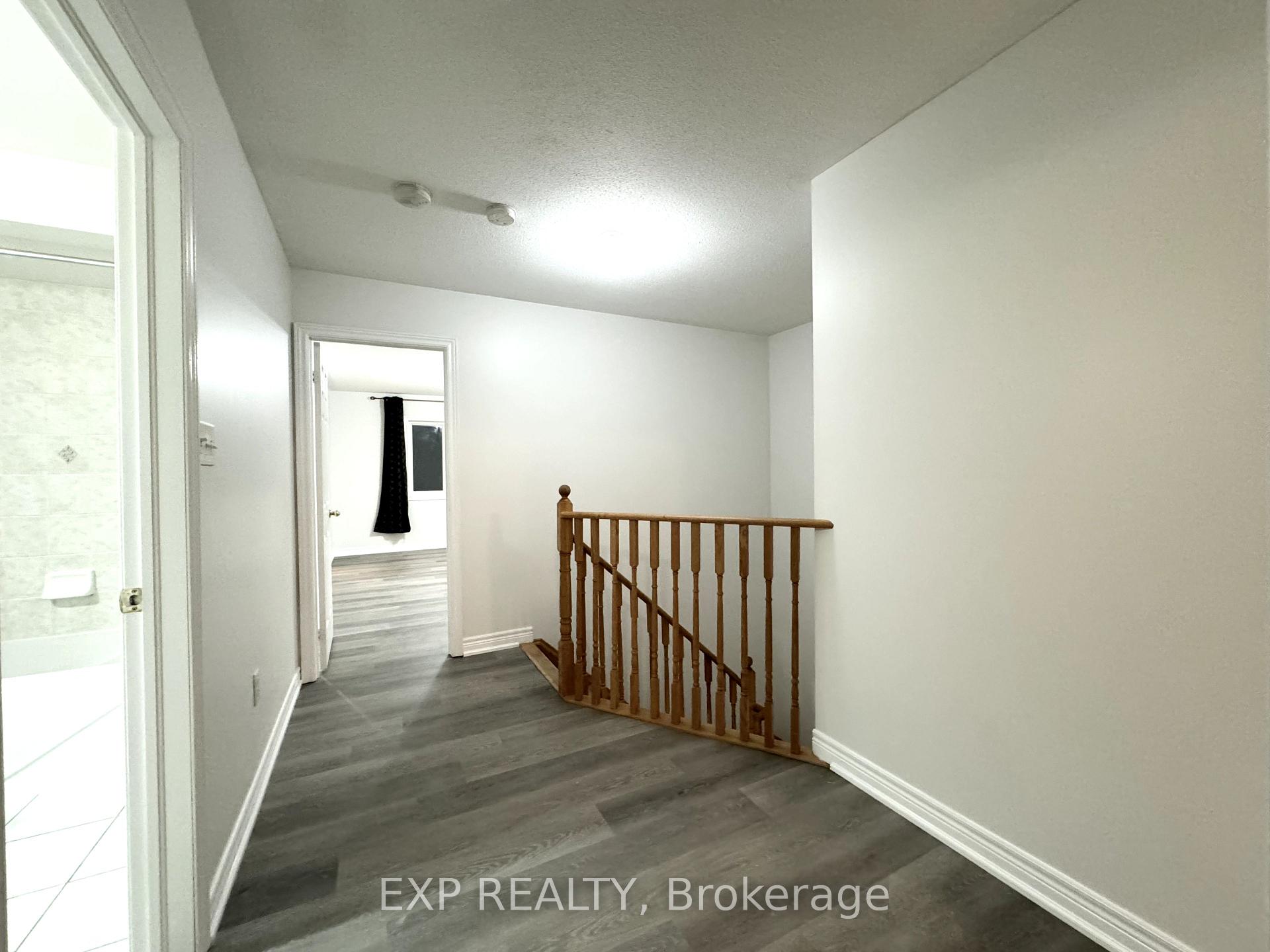 Photo 9 of 84 Crumlin Crescent, Brampton, Credit Valley — HOMEH