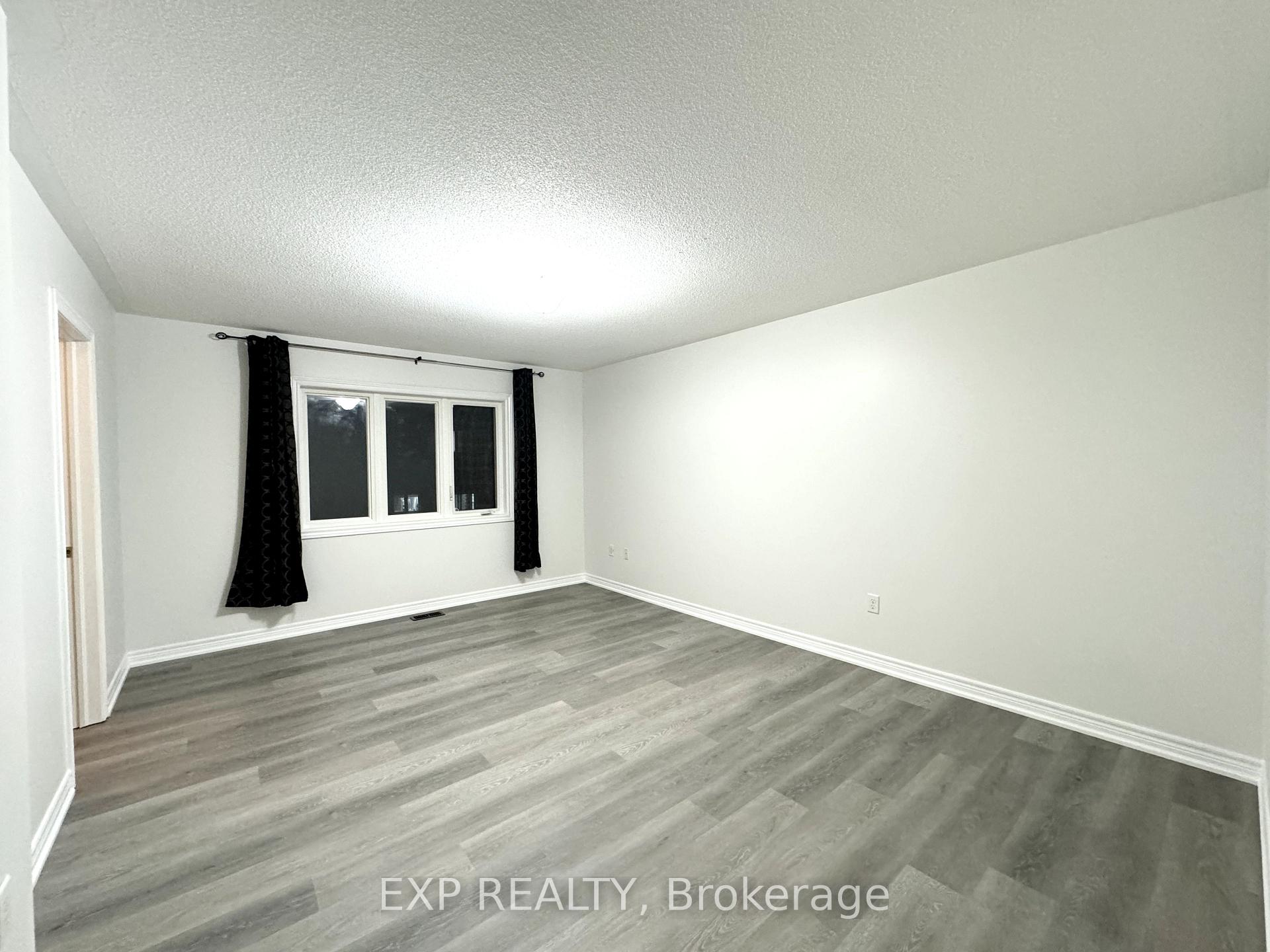 Photo 10 of 84 Crumlin Crescent, Brampton, Credit Valley — HOMEH