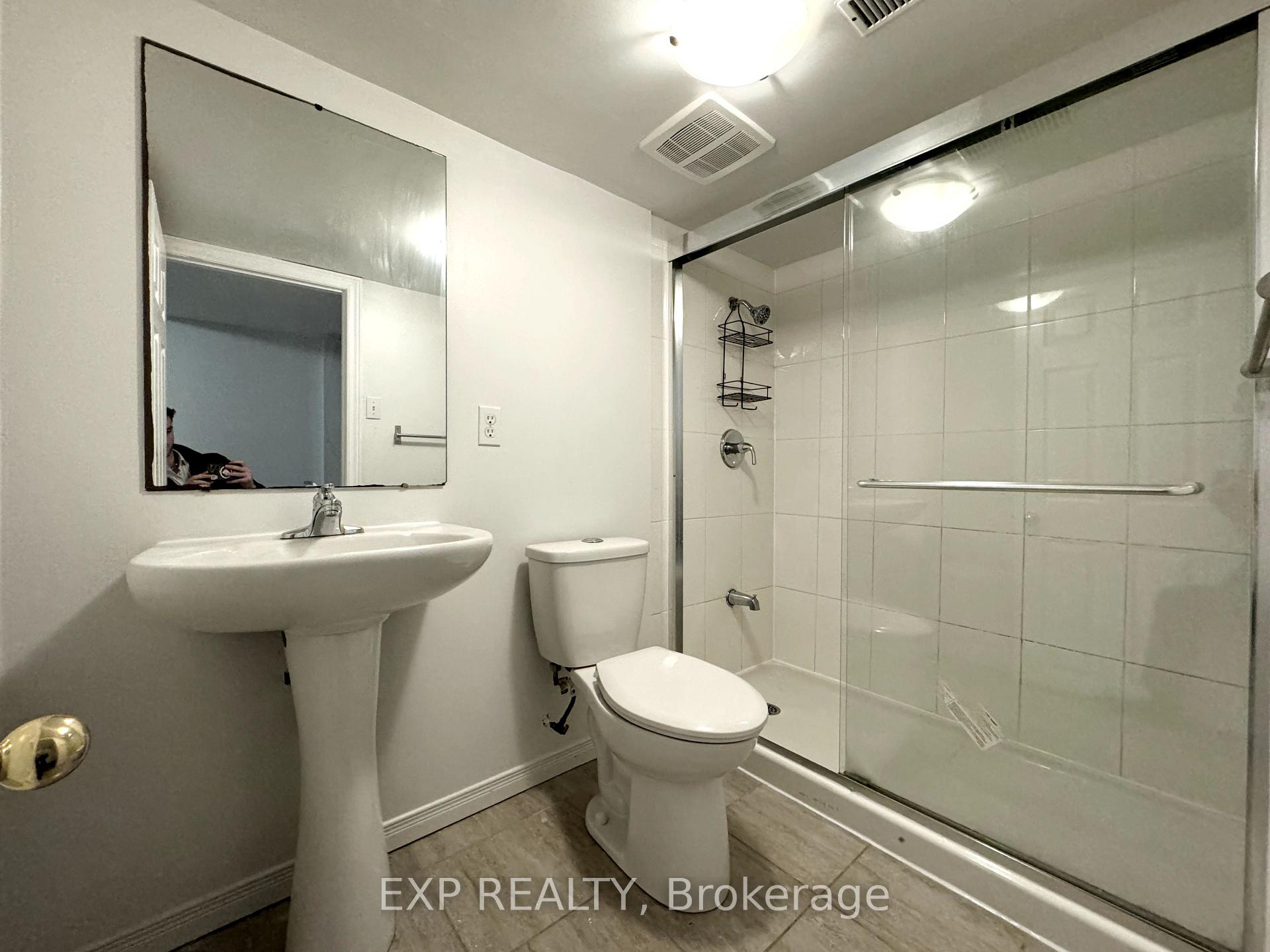 Photo 20 of 84 Crumlin Crescent, Brampton, Credit Valley — HOMEH