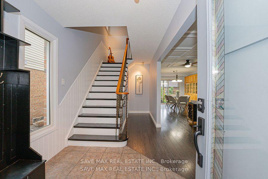 Photo 4 of 181 Sunforest Drive, Brampton, Heart Lake West — HOMEH