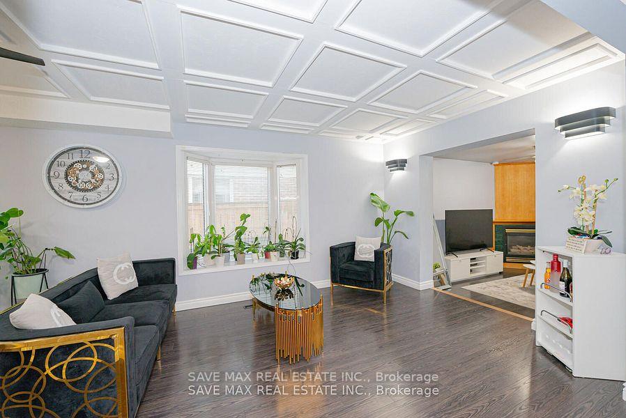 Photo 10 of 181 Sunforest Drive, Brampton, Heart Lake West — HOMEH