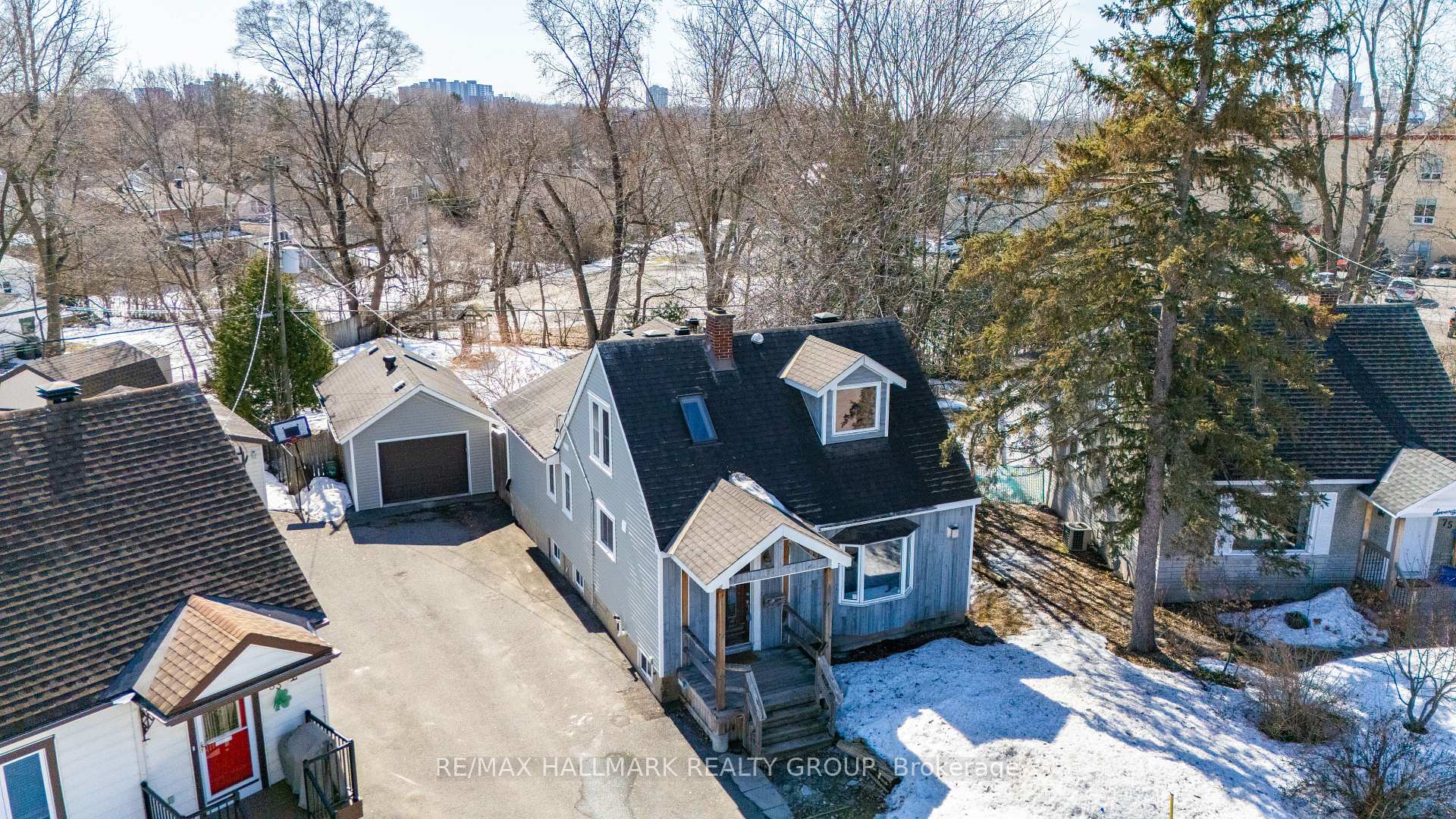 Photo 3 of 79 Crown Crescent, Ottawa, Carlington — HOMEH