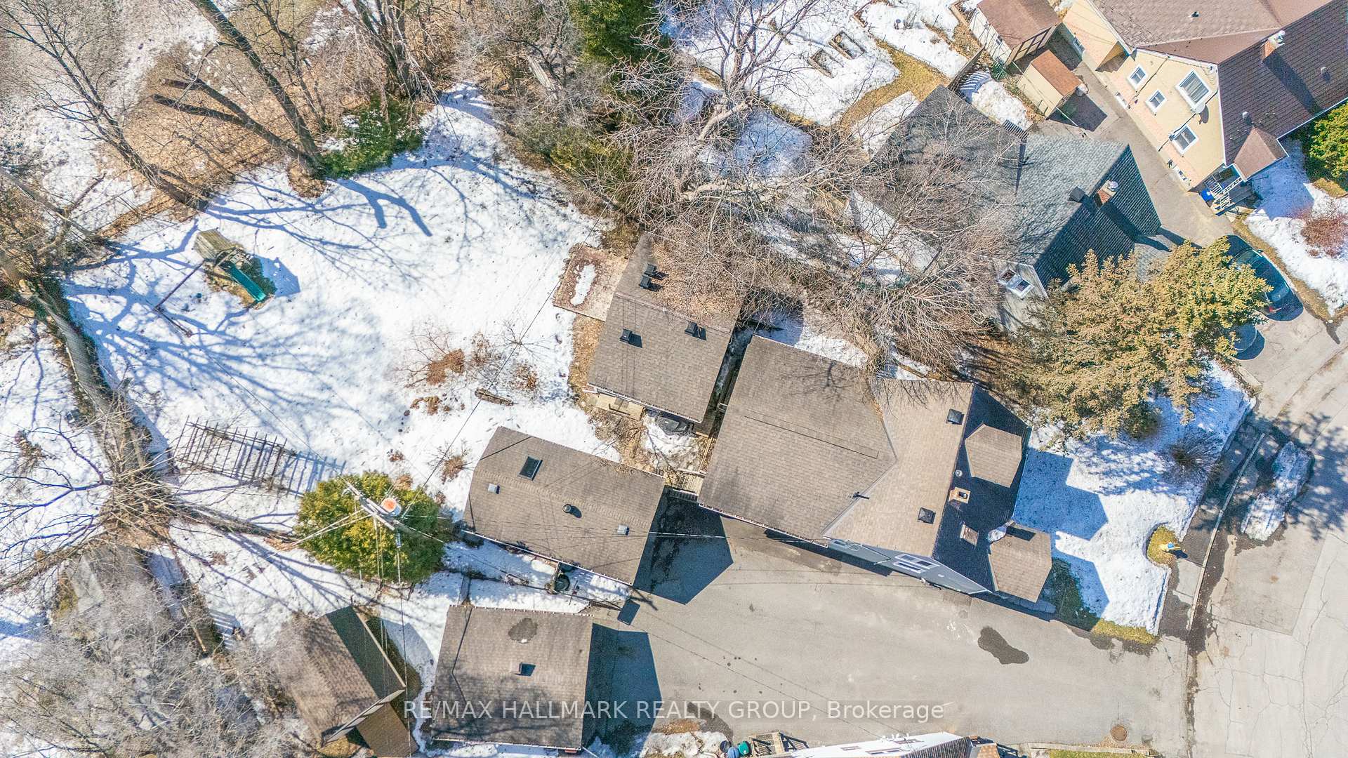 Photo 2 of 79 Crown Crescent, Ottawa, Carlington — HOMEH