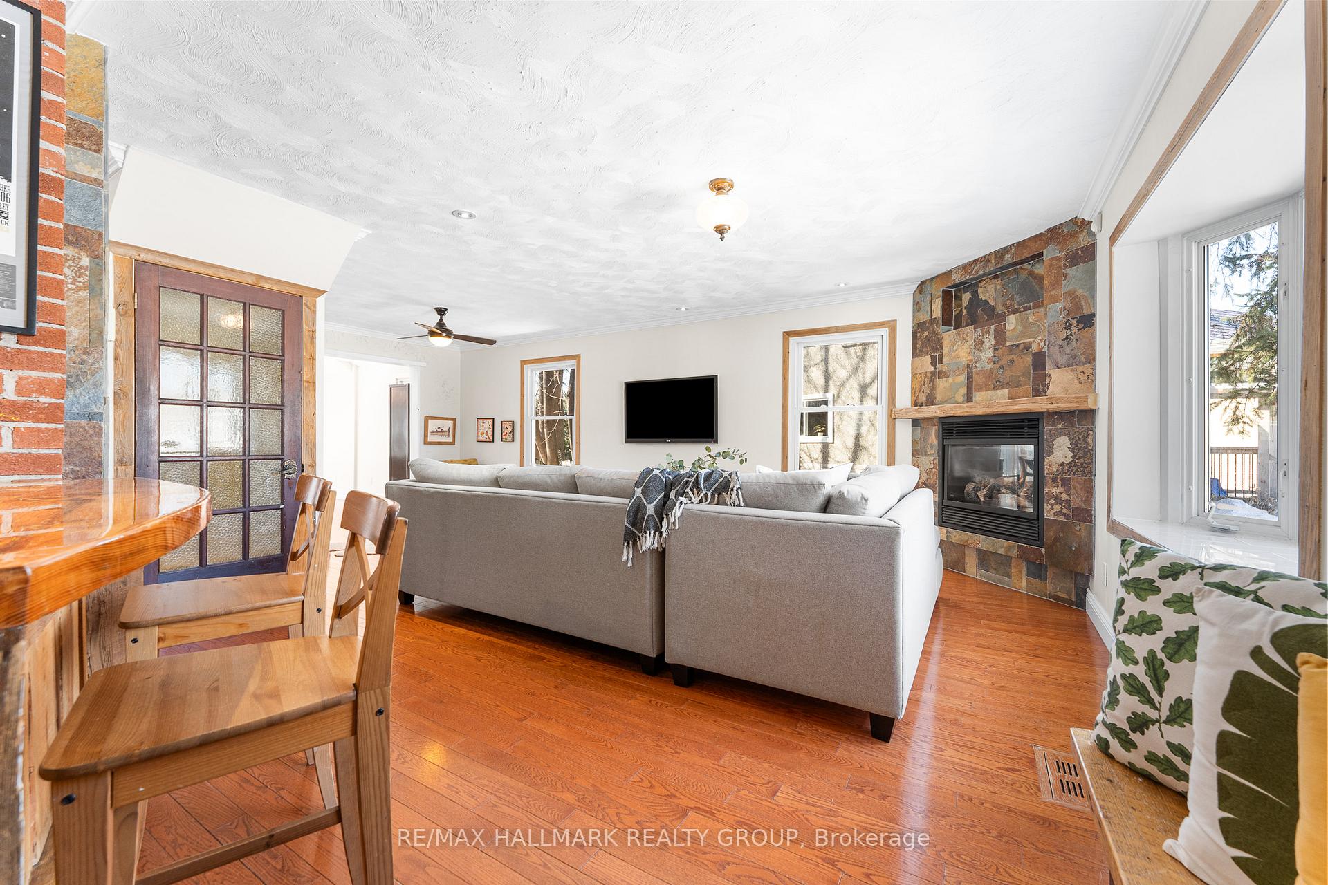 Photo 4 of 79 Crown Crescent, Ottawa, Carlington — HOMEH