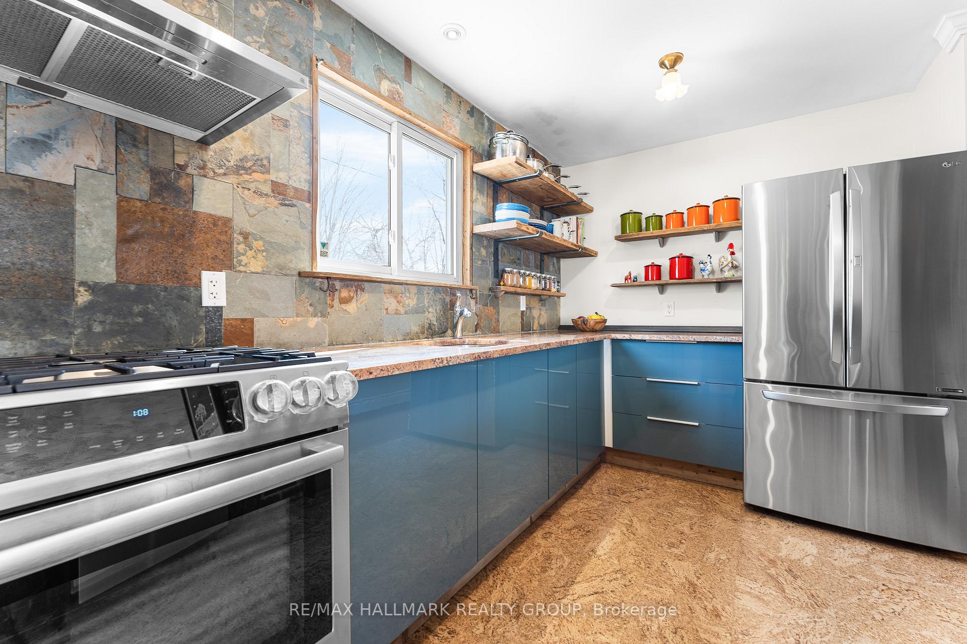 Photo 5 of 79 Crown Crescent, Ottawa, Carlington — HOMEH