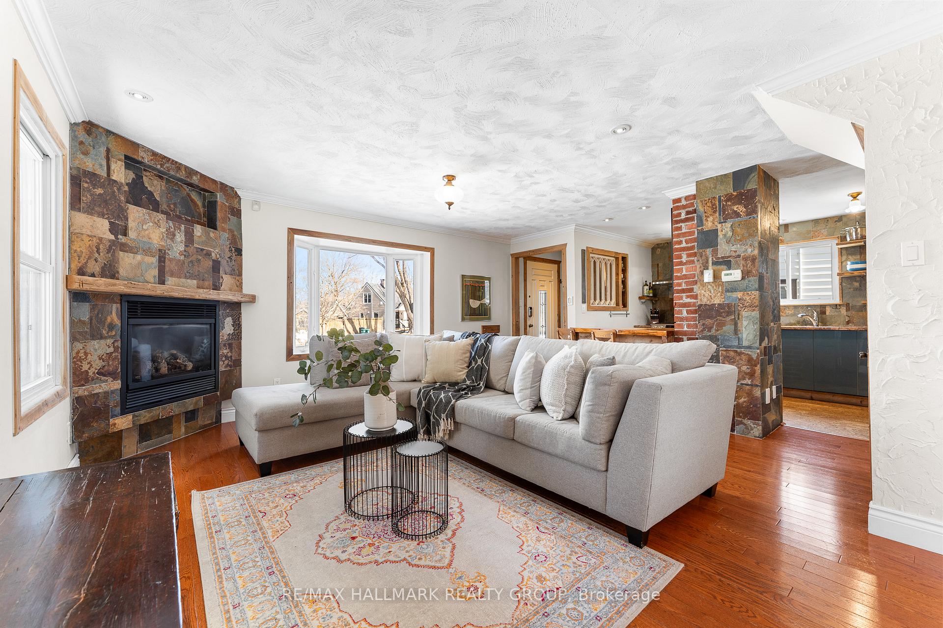 Photo 9 of 79 Crown Crescent, Ottawa, Carlington — HOMEH
