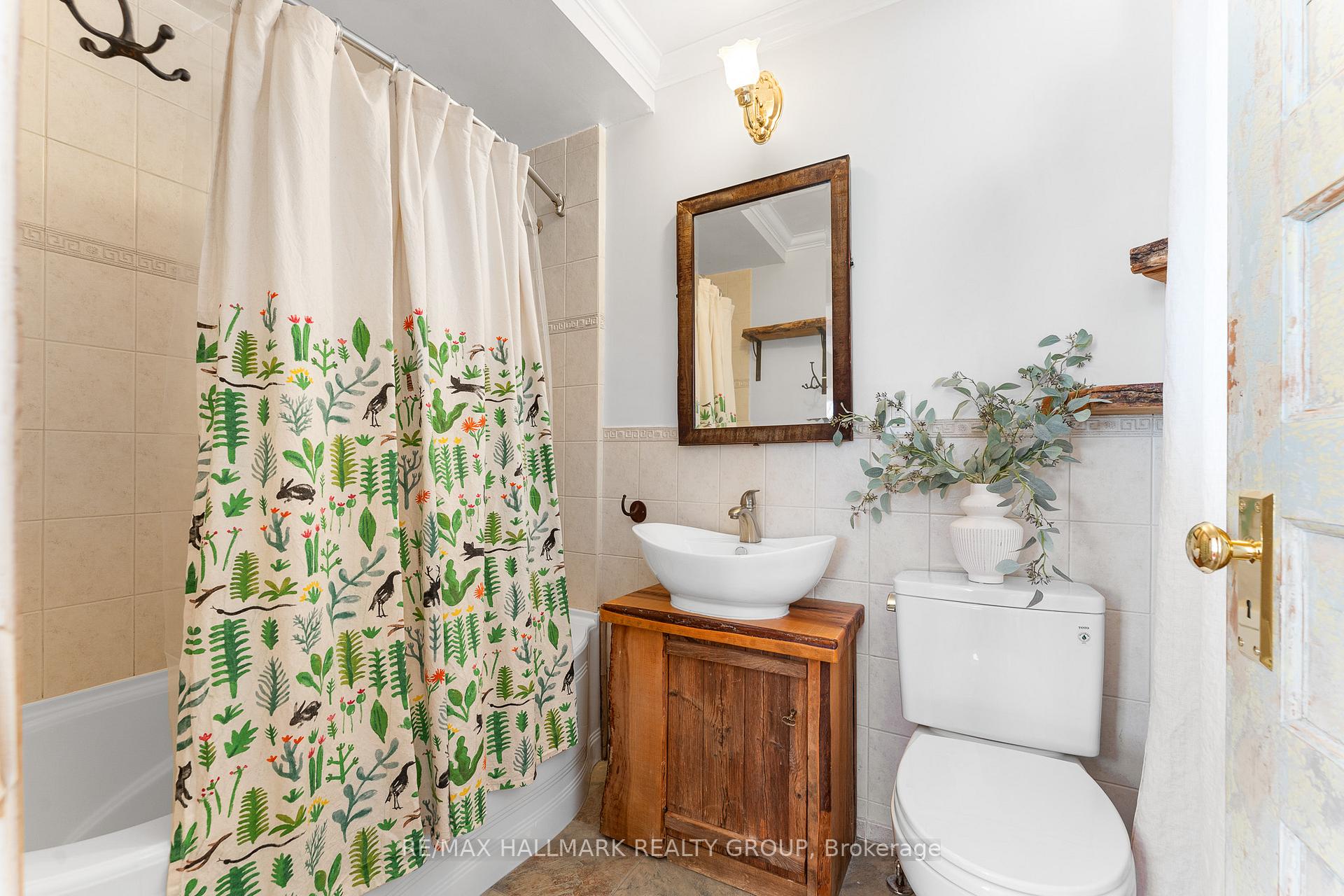 Photo 21 of 79 Crown Crescent, Ottawa, Carlington — HOMEH