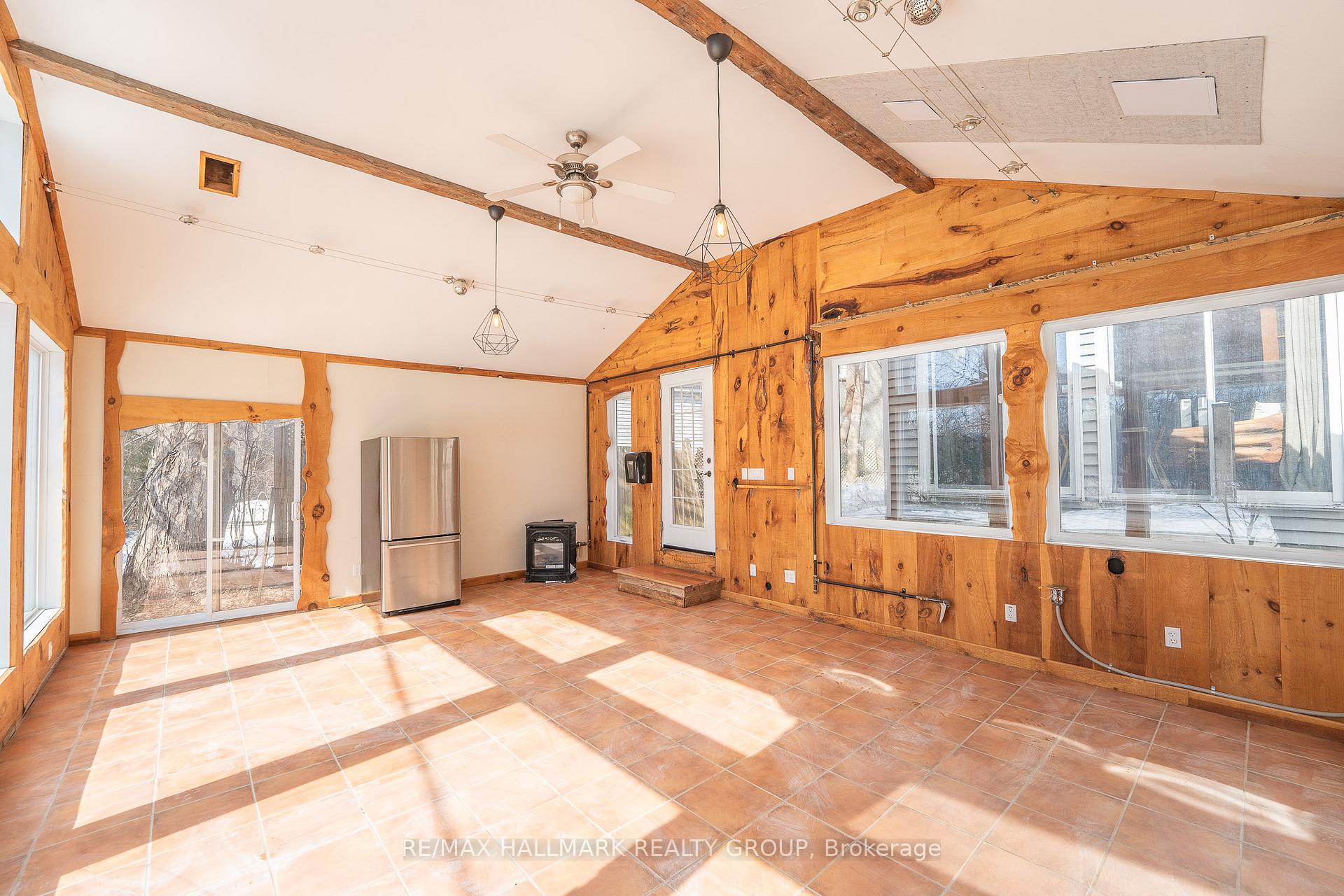 Photo 33 of 79 Crown Crescent, Ottawa, Carlington — HOMEH