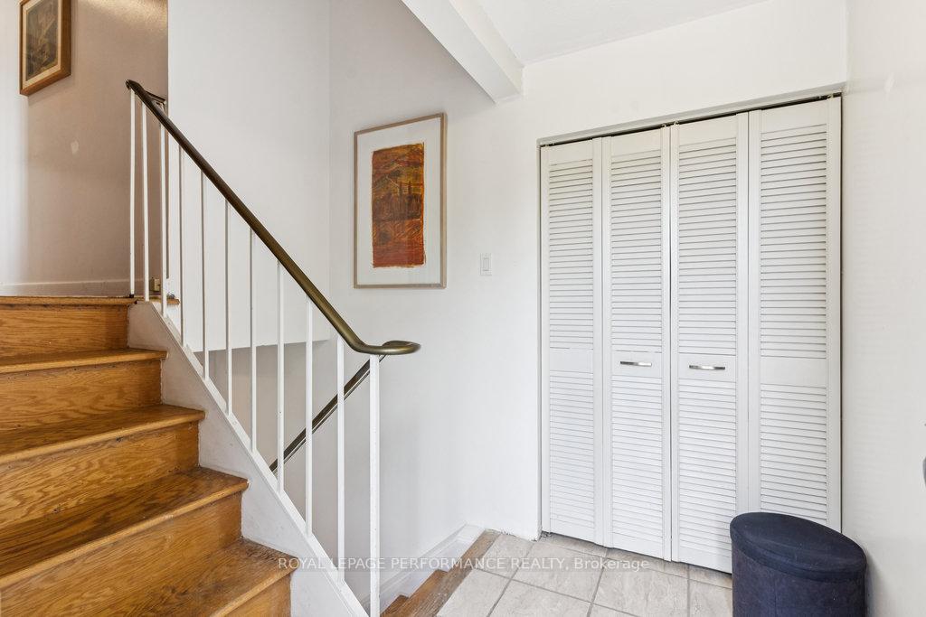 Photo 2 of 17 Mulvagh Avenue, Ottawa, Borden Farm/Stewart Farm/Carleton Heights/Parkwood Hills — HOMEH