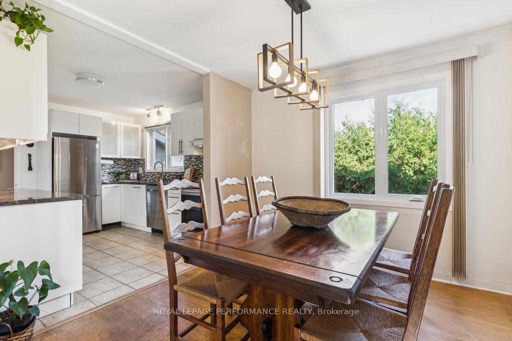 Photo 7 of 17 Mulvagh Avenue, Ottawa, Borden Farm/Stewart Farm/Carleton Heights/Parkwood Hills — HOMEH