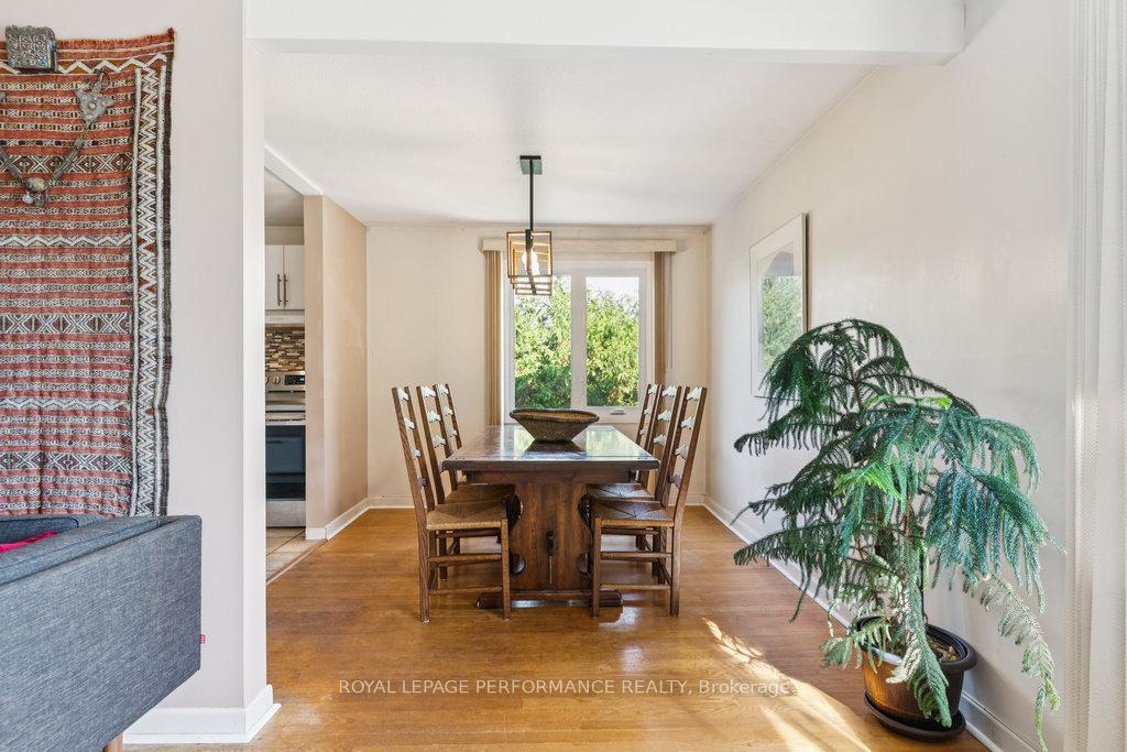 Photo 12 of 17 Mulvagh Avenue, Ottawa, Borden Farm/Stewart Farm/Carleton Heights/Parkwood Hills — HOMEH