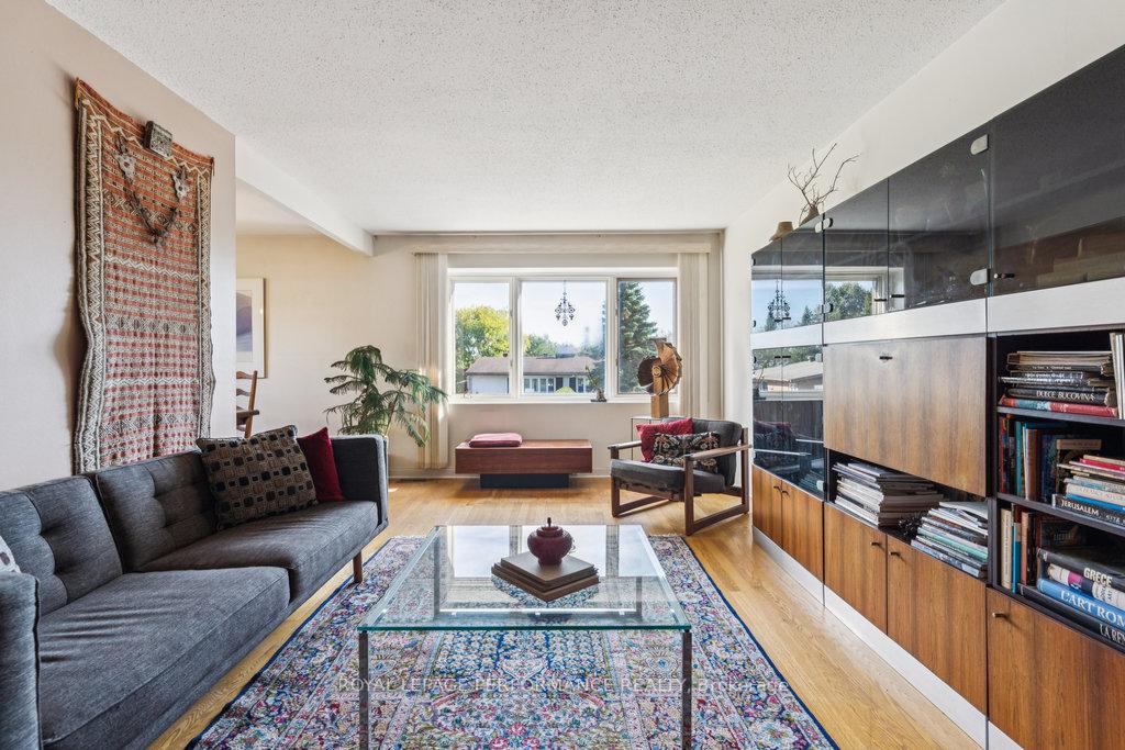 Photo 9 of 17 Mulvagh Avenue, Ottawa, Borden Farm/Stewart Farm/Carleton Heights/Parkwood Hills — HOMEH