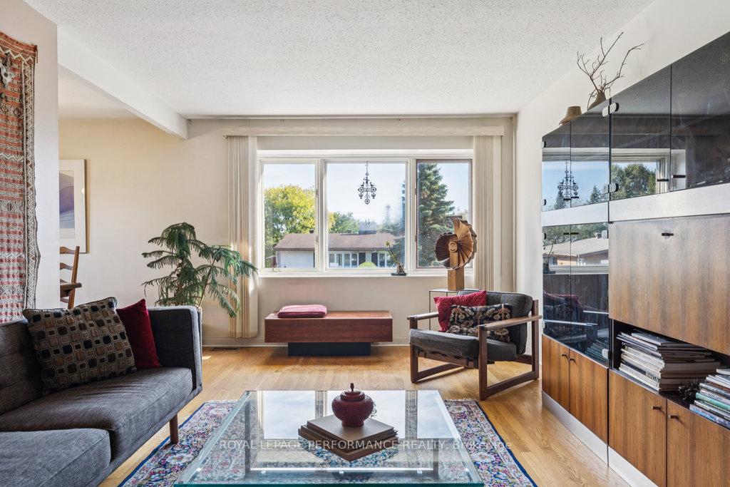 Photo 10 of 17 Mulvagh Avenue, Ottawa, Borden Farm/Stewart Farm/Carleton Heights/Parkwood Hills — HOMEH