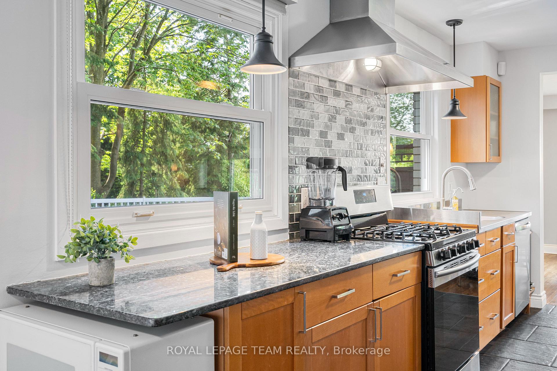 Photo 8 of 37 Promenade Avenue, Ottawa, Pineglen/Country Place — HOMEH