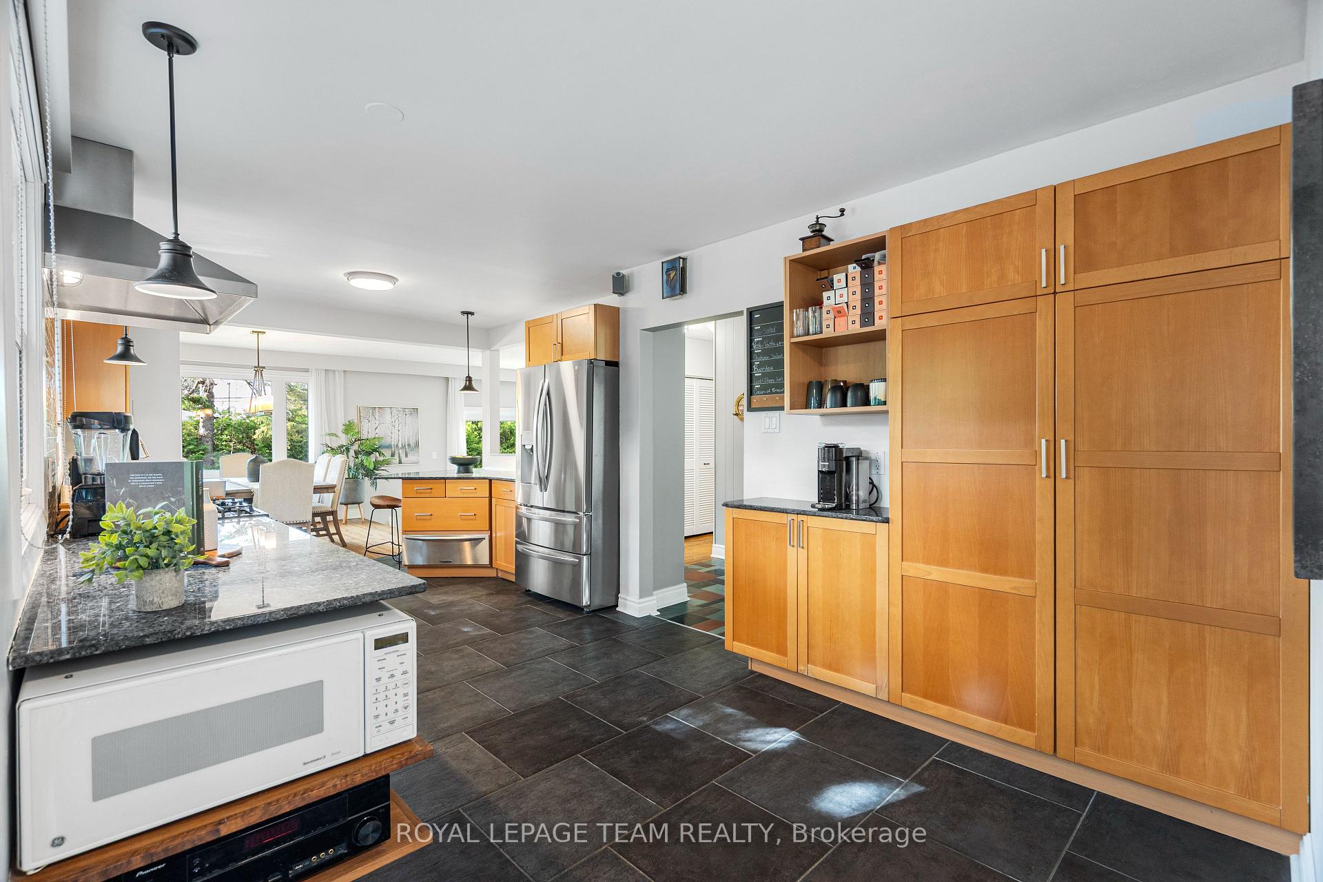 Photo 10 of 37 Promenade Avenue, Ottawa, Pineglen/Country Place — HOMEH