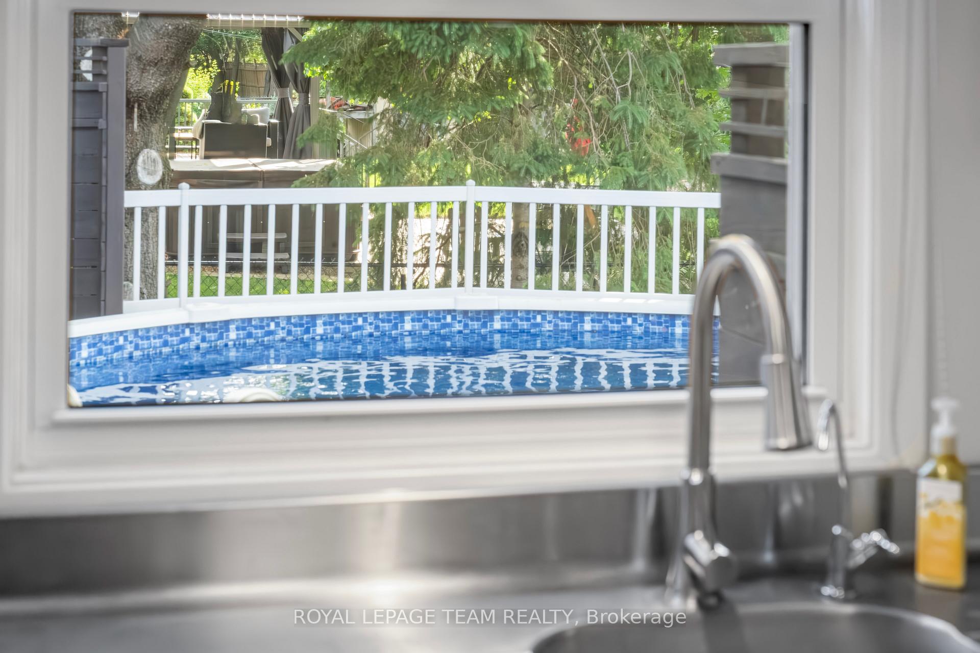 Photo 9 of 37 Promenade Avenue, Ottawa, Pineglen/Country Place — HOMEH